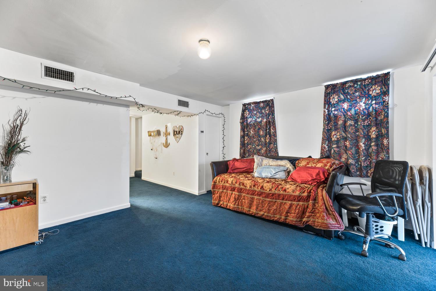 WILLIAMSBURG VILLAGE - Residential