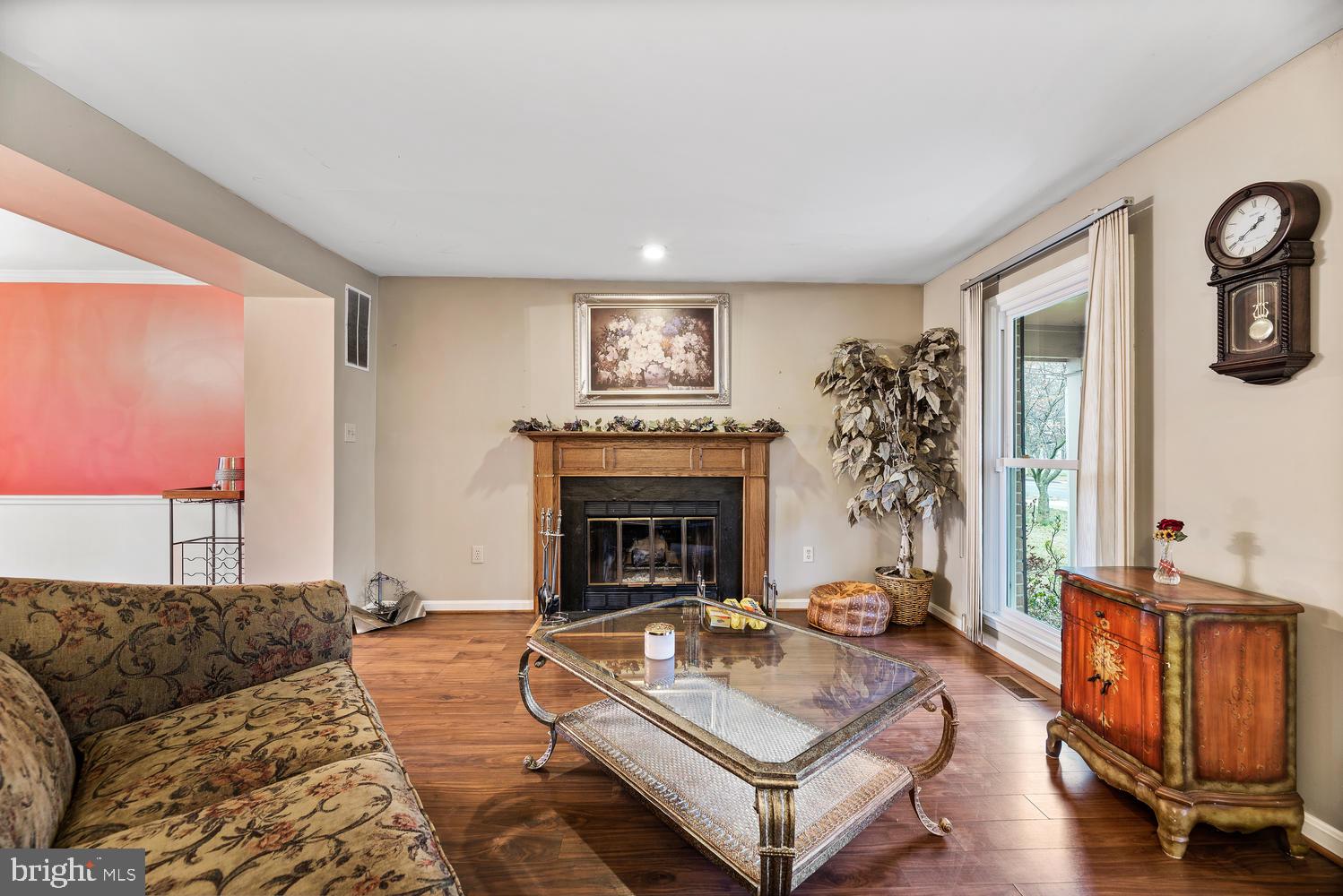 WILLIAMSBURG VILLAGE - Residential