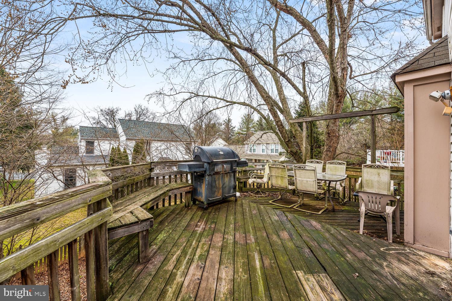 WILLIAMSBURG VILLAGE - Residential