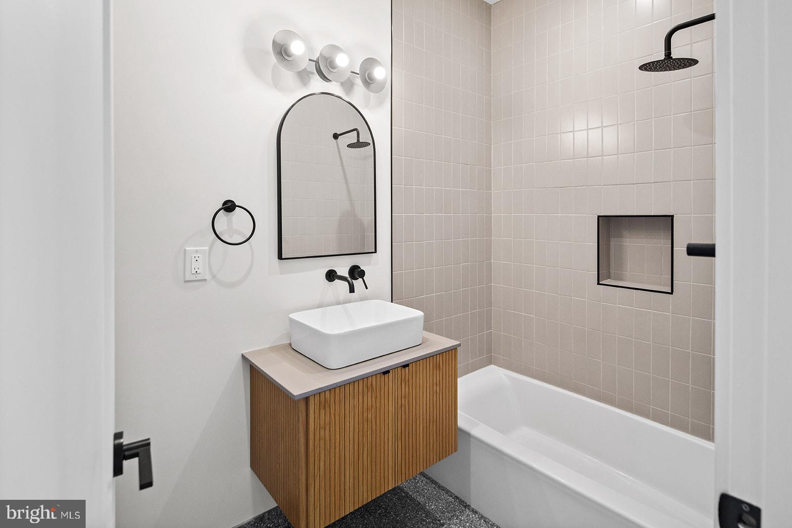 FISHTOWN - Residential Lease