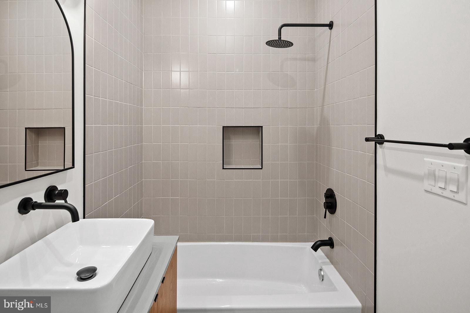 FISHTOWN - Residential Lease