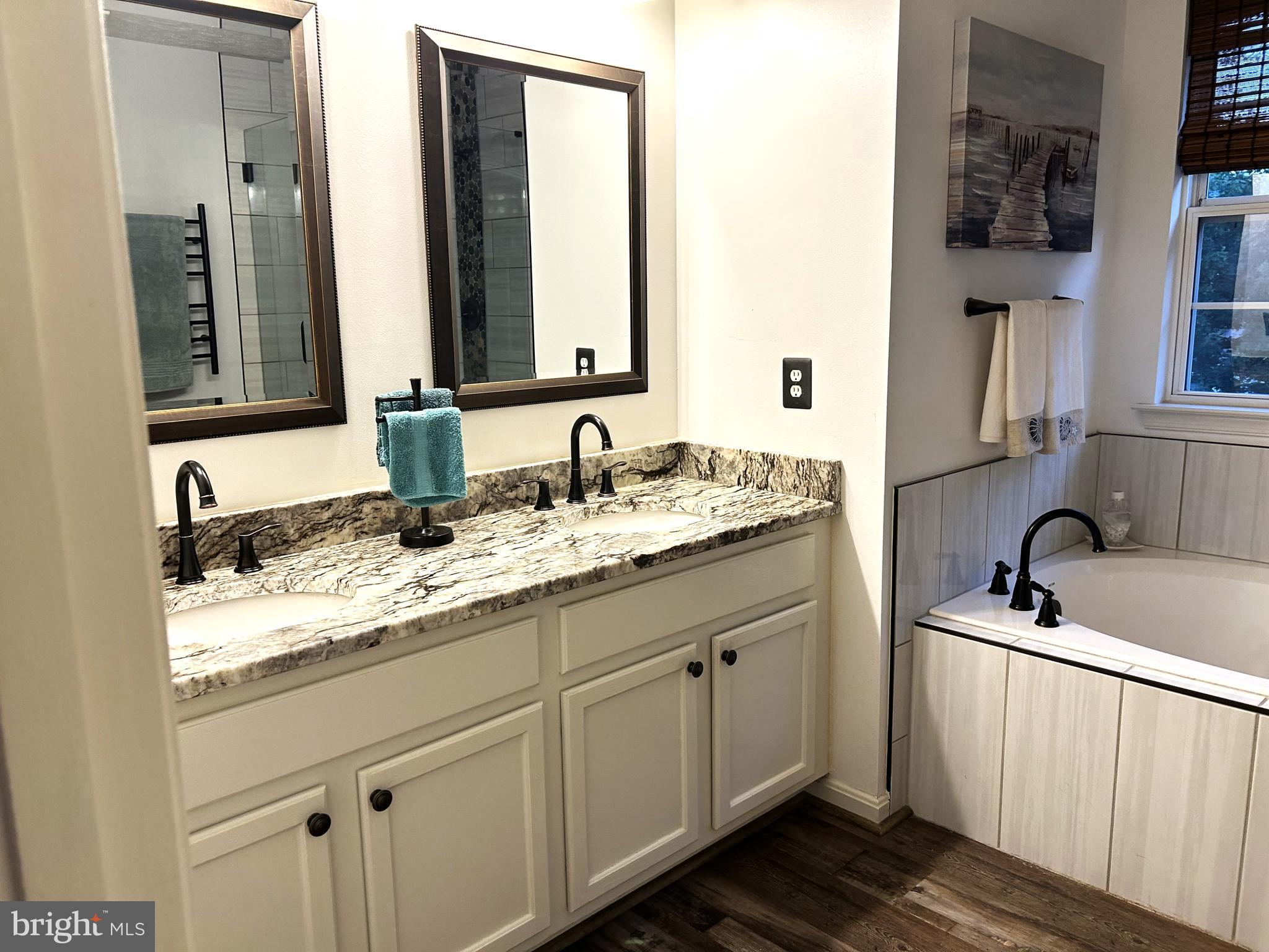 BAYVIEW ESTATES - Residential