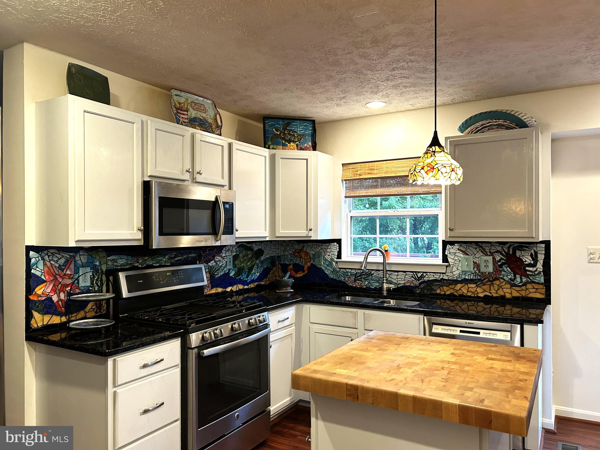 BAYVIEW ESTATES - Residential