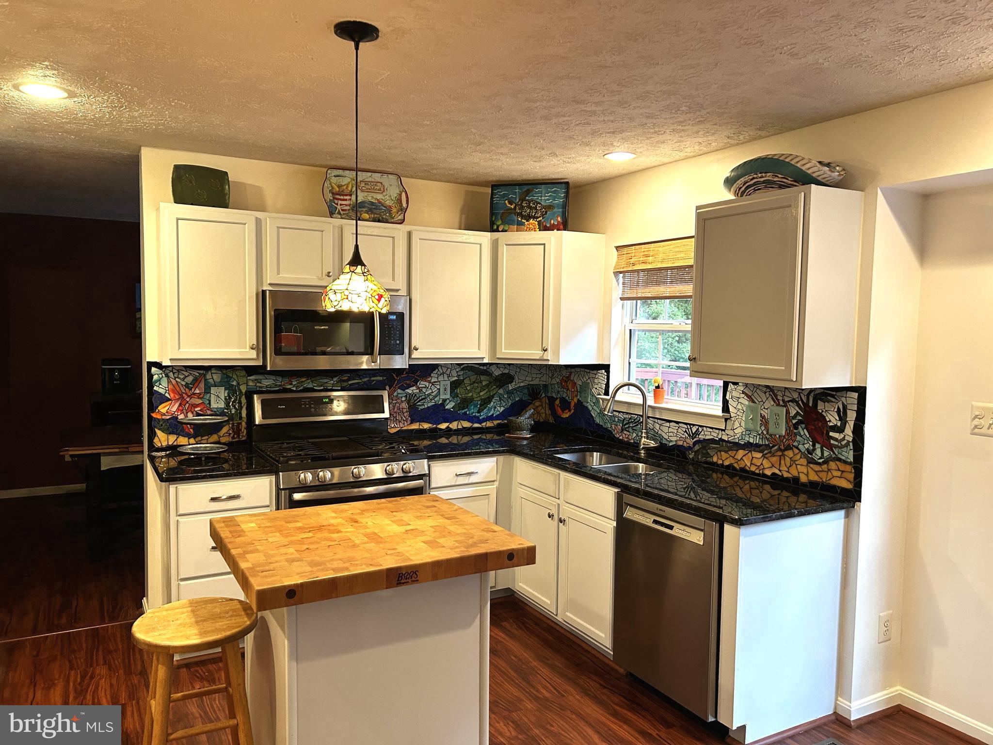 BAYVIEW ESTATES - Residential