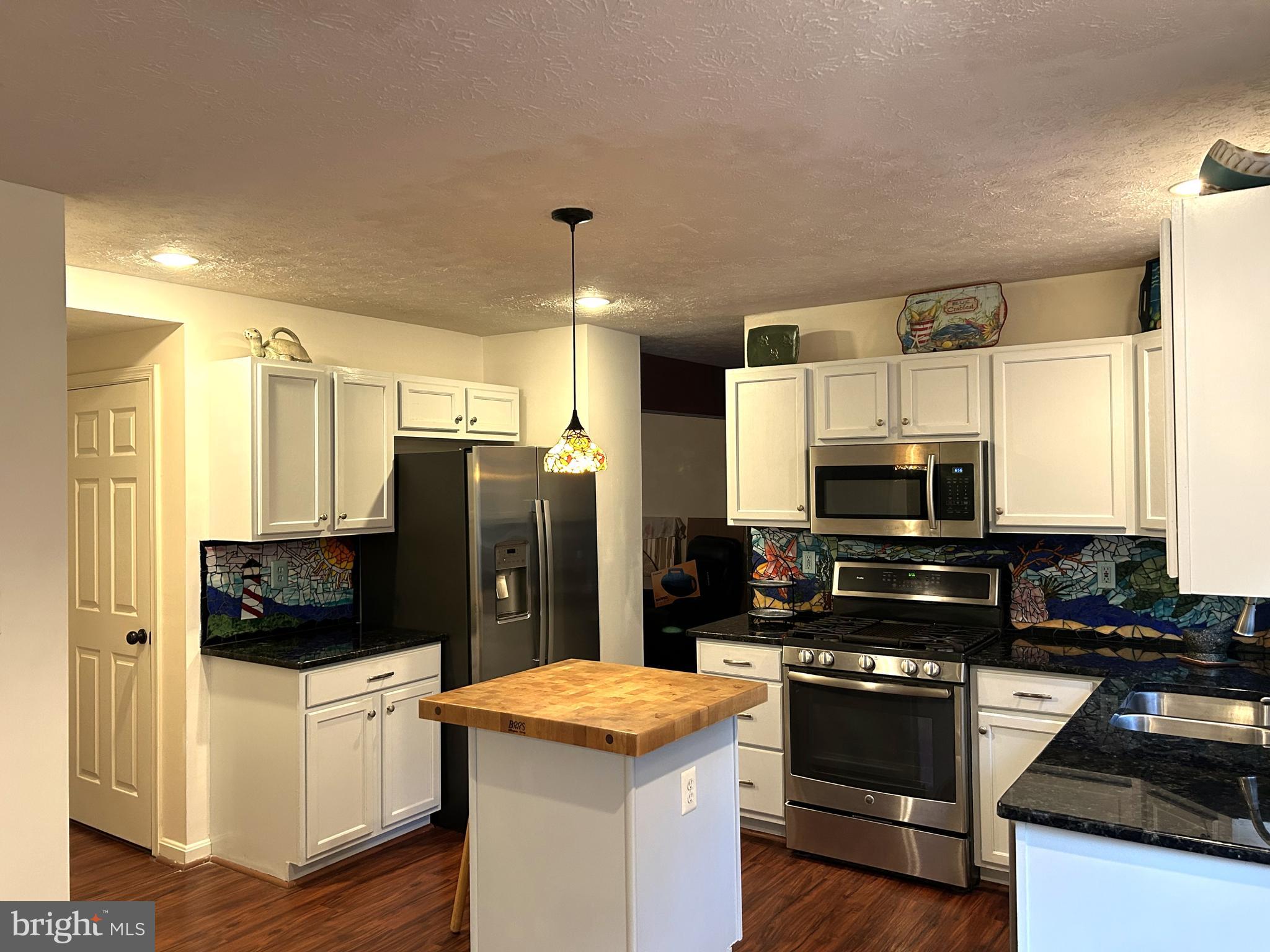 BAYVIEW ESTATES - Residential