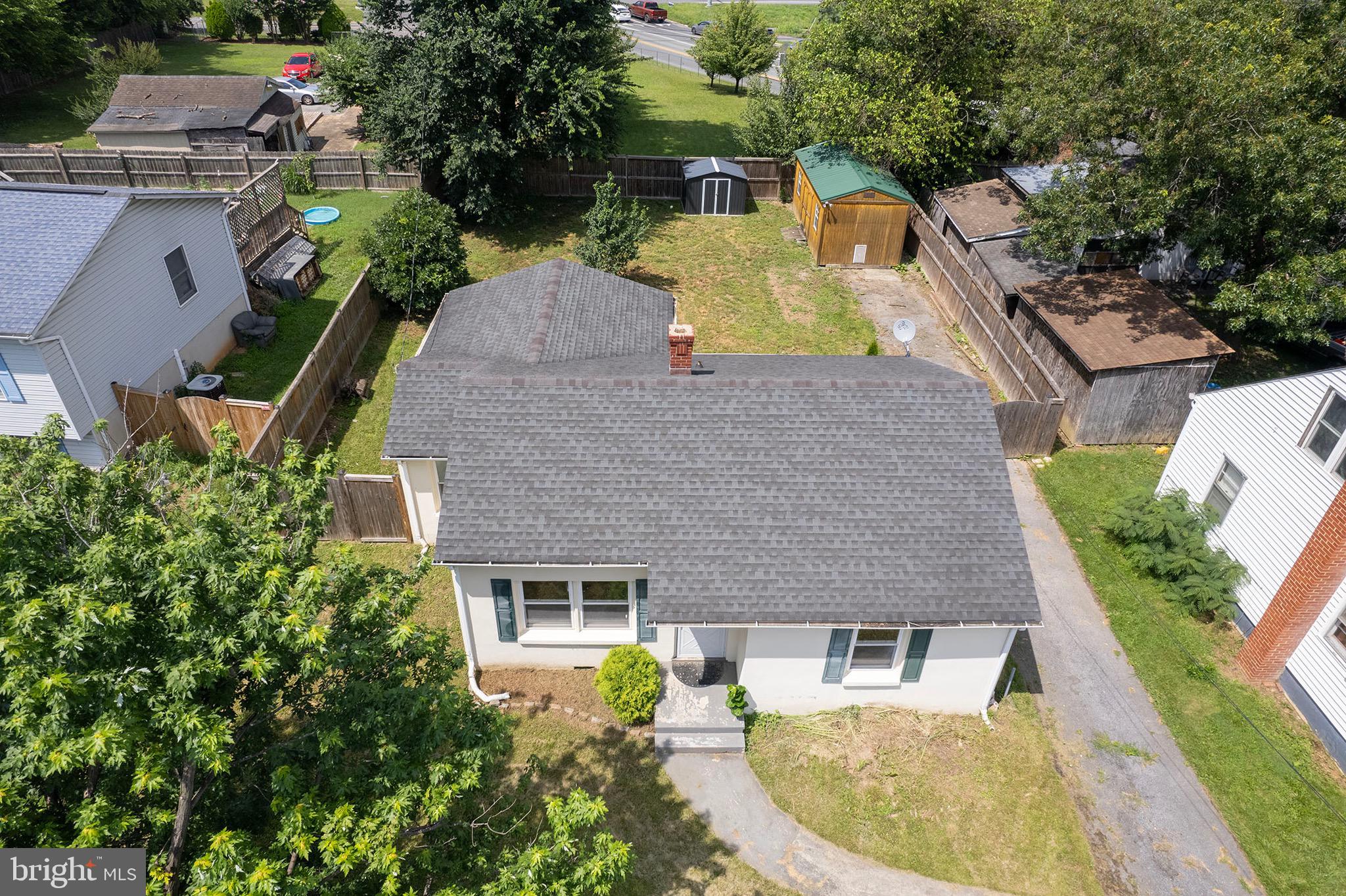 143 DOWELL J CIRCLE