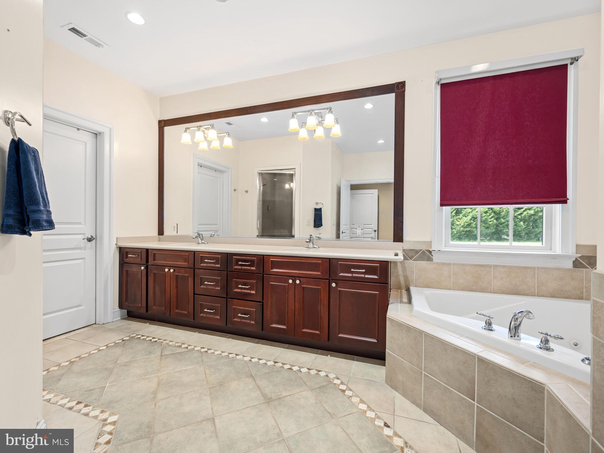 CHURCH HILL - Residential