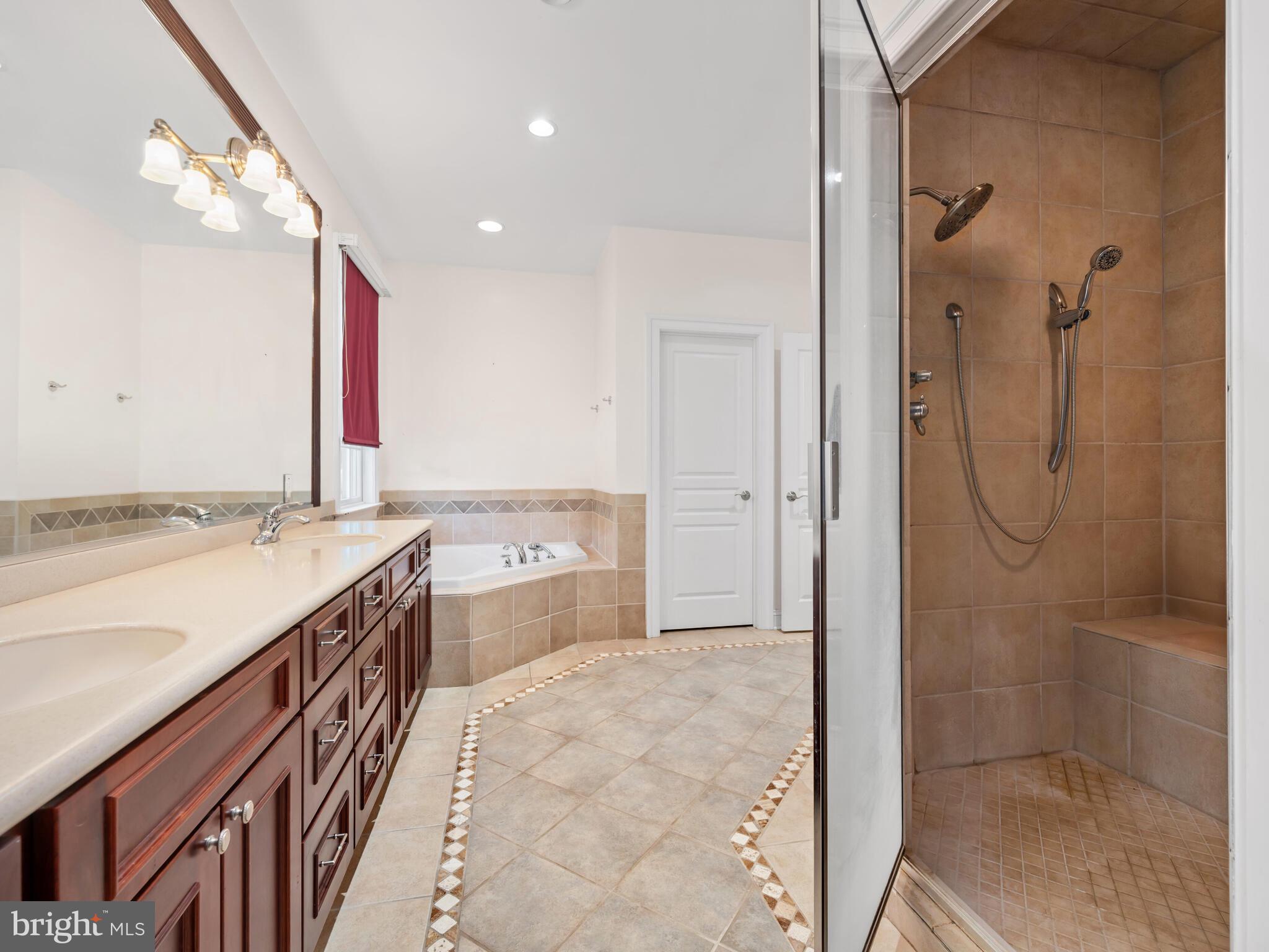 CHURCH HILL - Residential