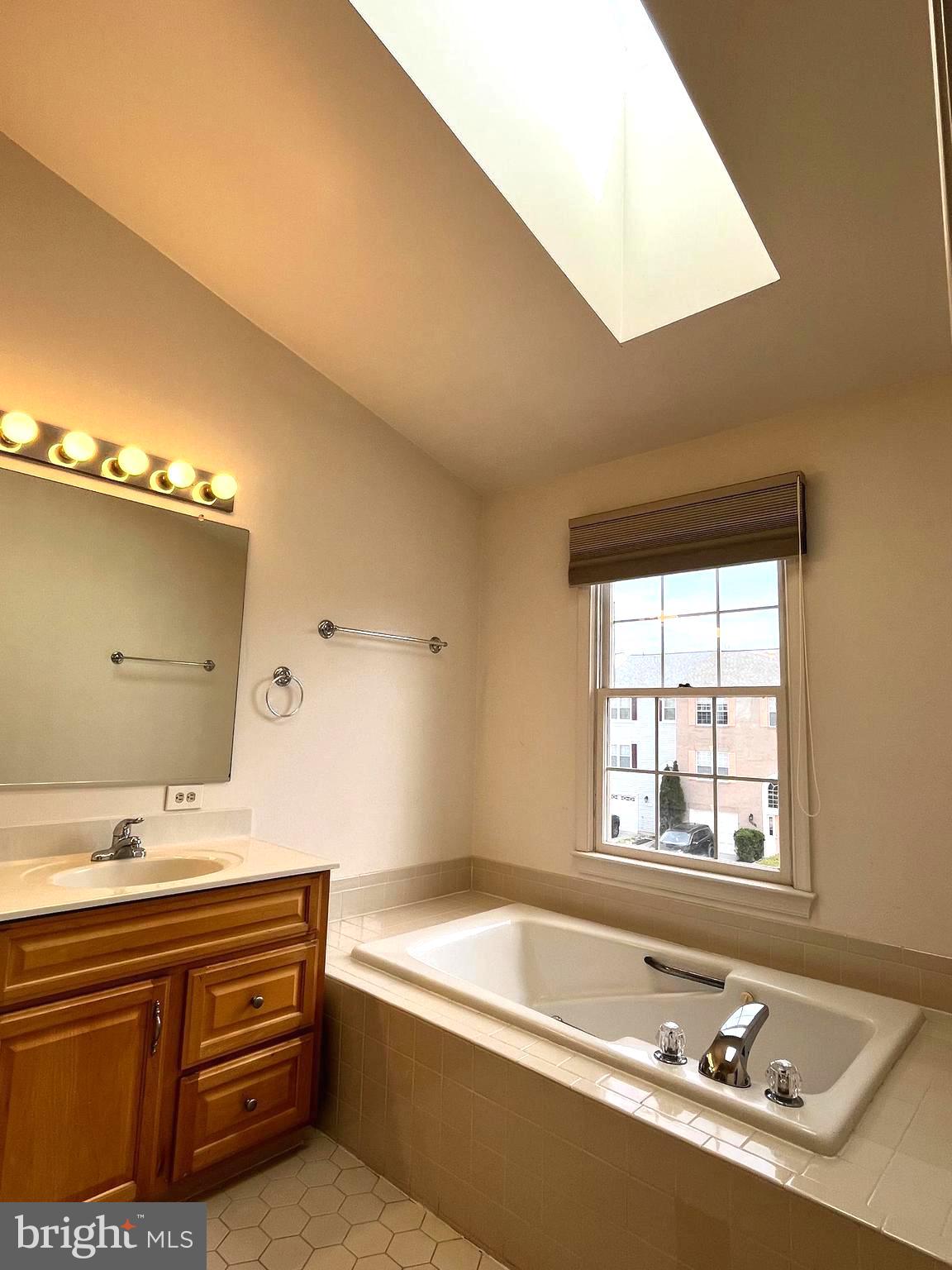 SEVEN OAKS - Residential