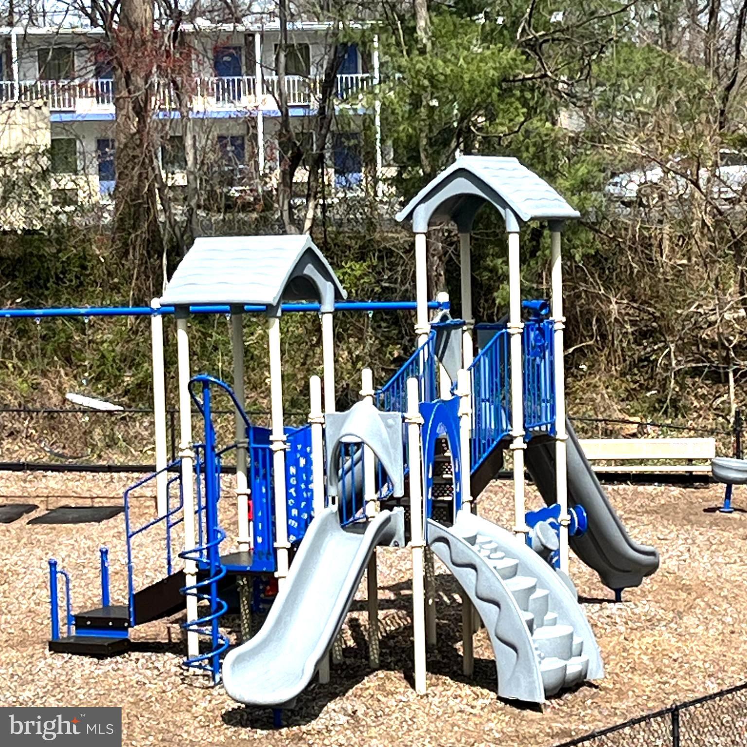 SEVEN OAKS - Residential