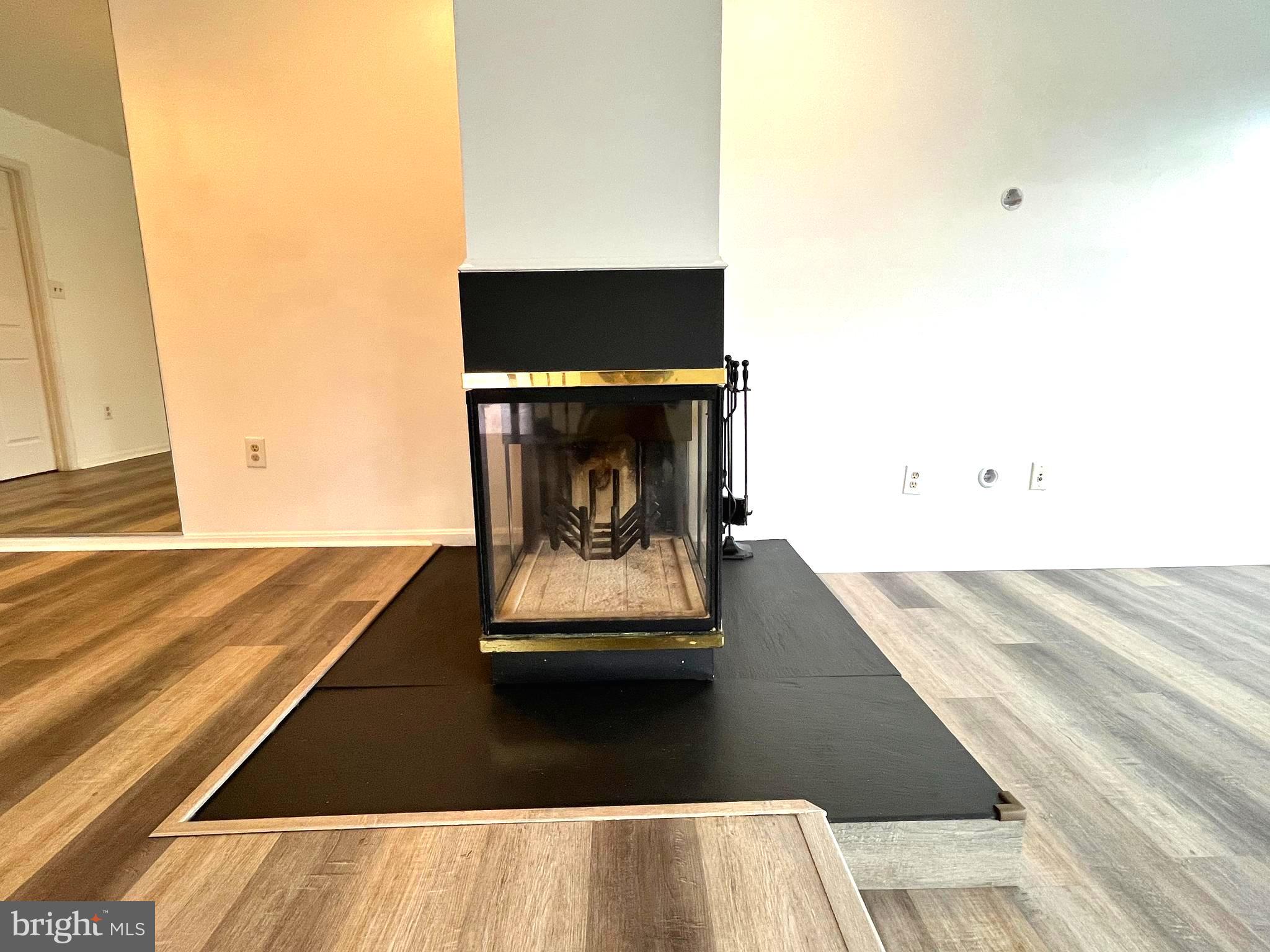 SEVEN OAKS - Residential