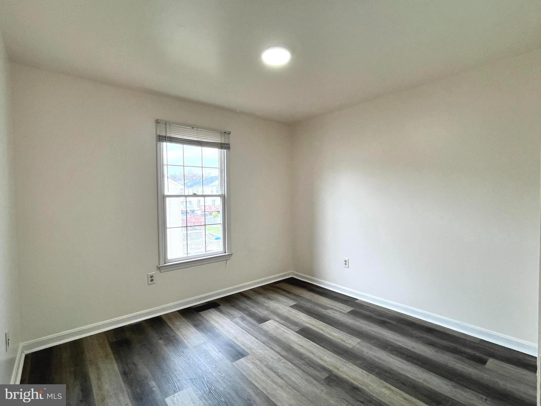 SEVEN OAKS - Residential