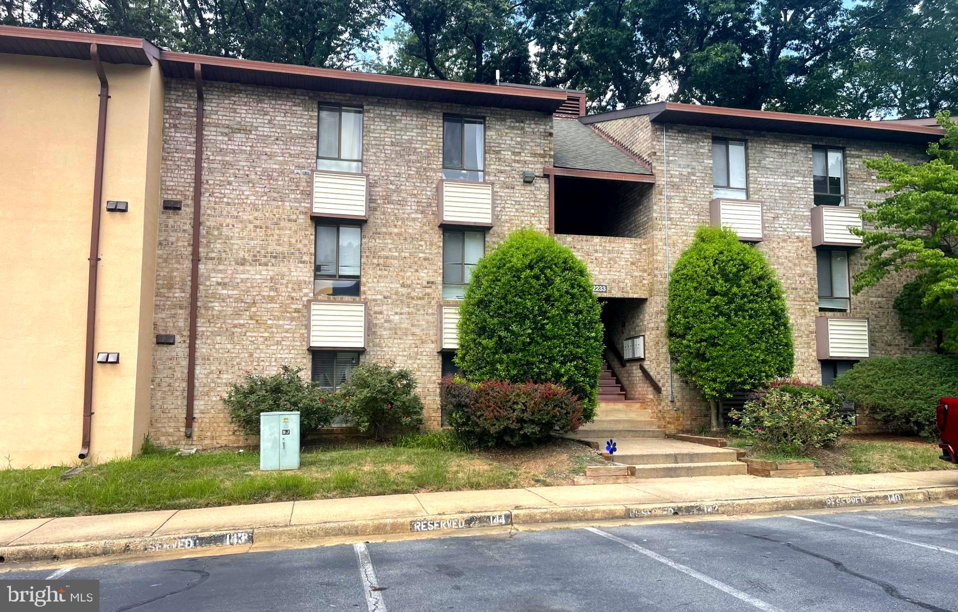 2233 CASTLE ROCK SQ 2B