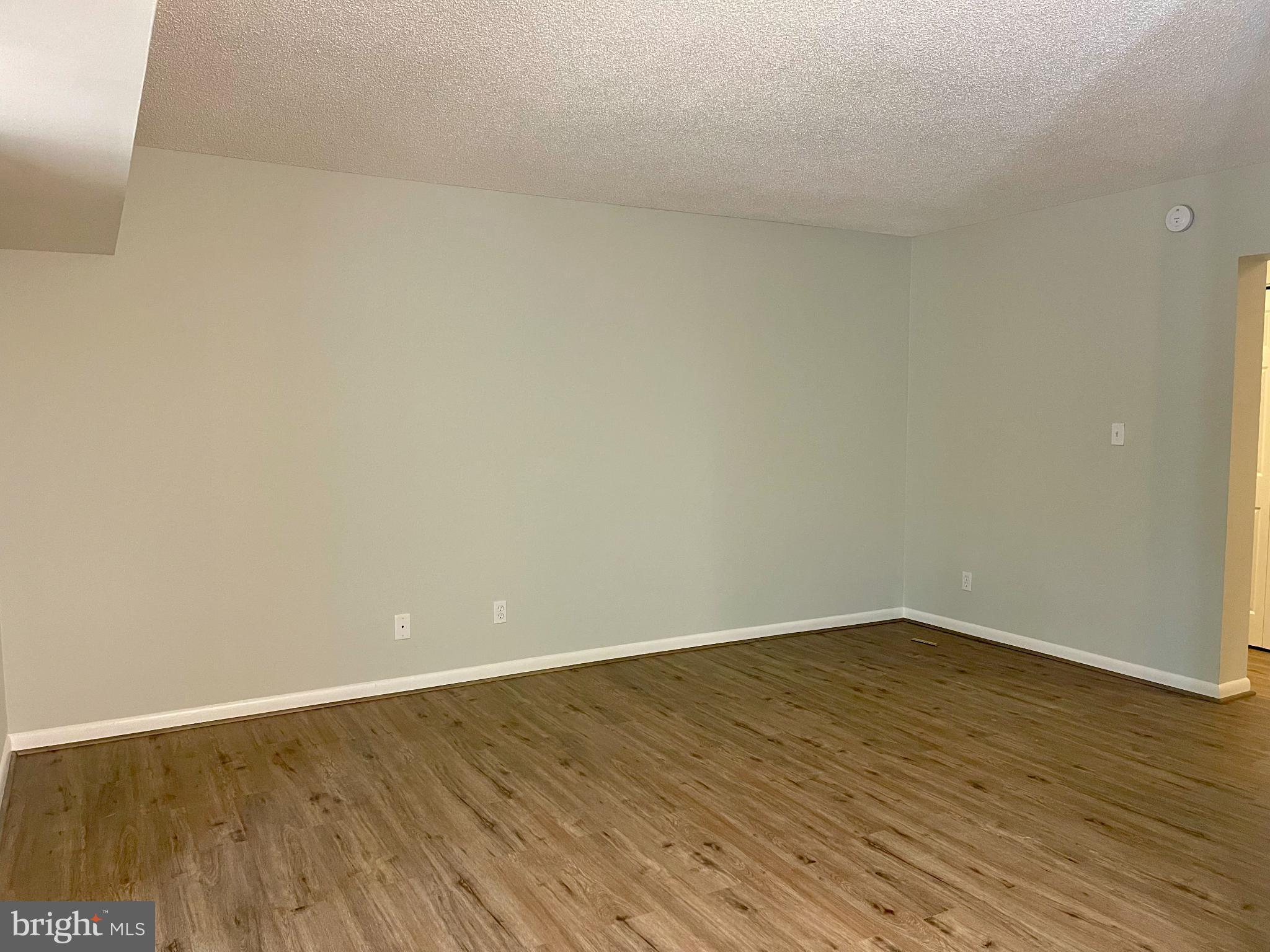 2233 CASTLE ROCK SQ 2B