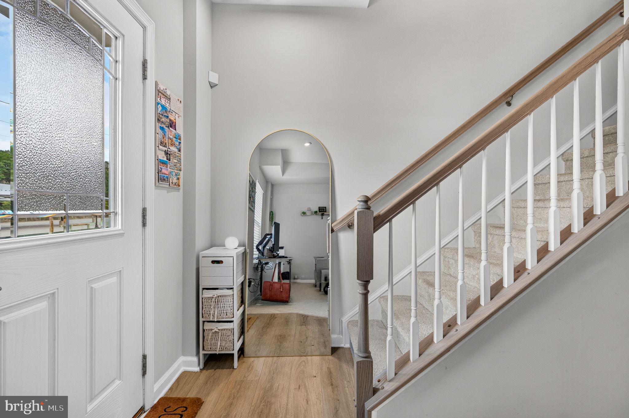 25 SIDNEY LANE