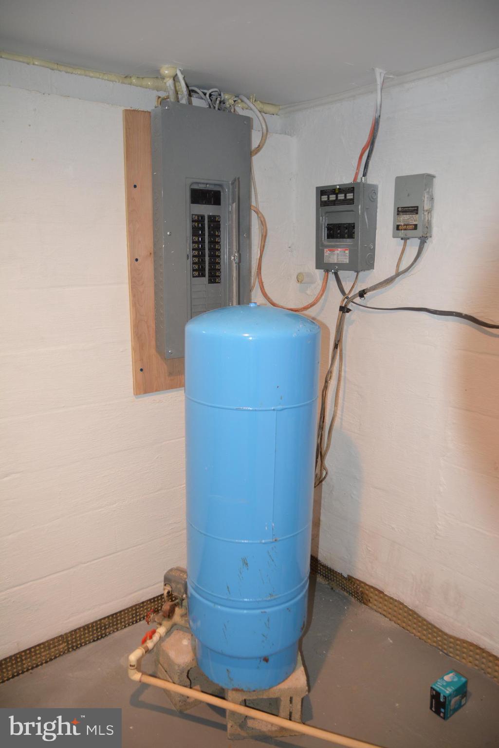 MERRITT HOMES - Residential