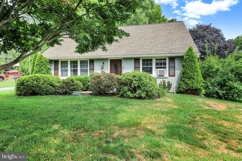 Photo of 6351 Jackson Drive, EAST PETERSBURG, PA 17520 (MLS # PALA2091632)