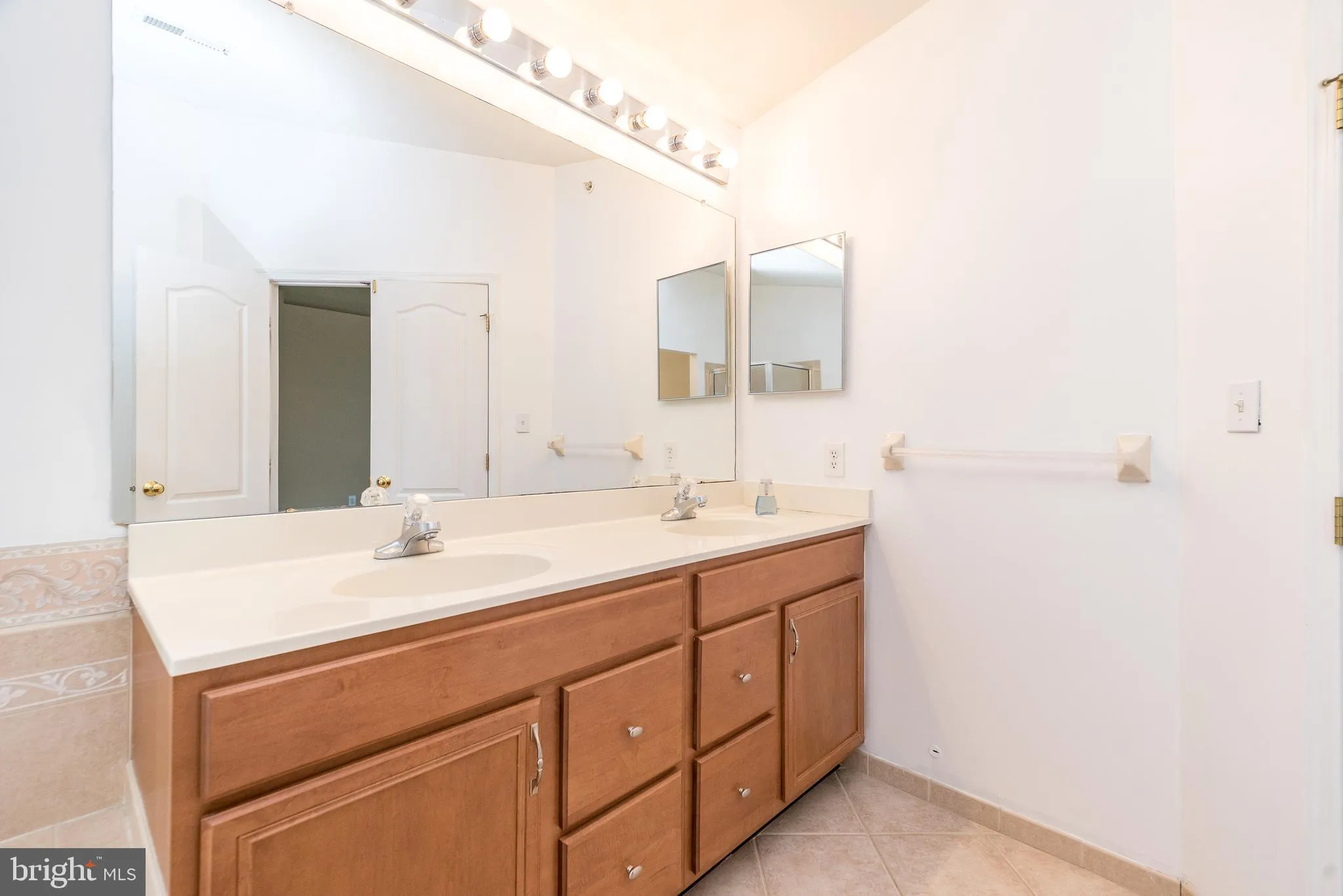 Furlong, Pennsylvania 18925, United States, 3 Bedrooms Bedrooms, ,3 BathroomsBathrooms,Residential,Active,168945