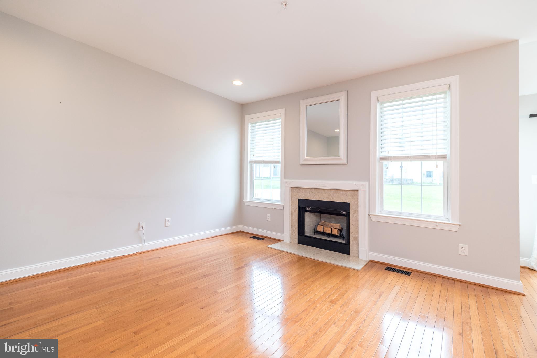 2390 DORCHESTER STREET W