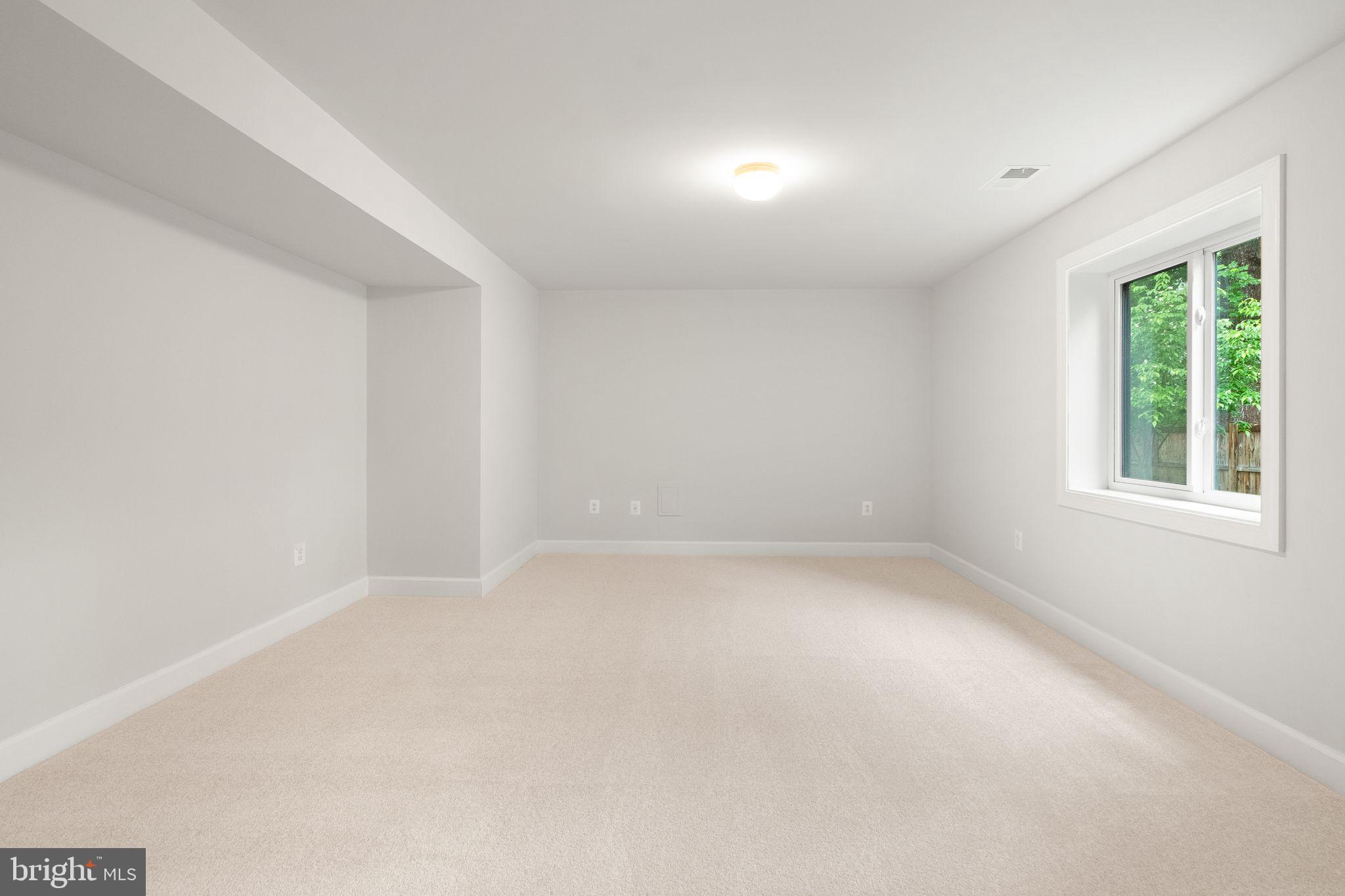 BERKSHIRE OAKWOOD - Residential