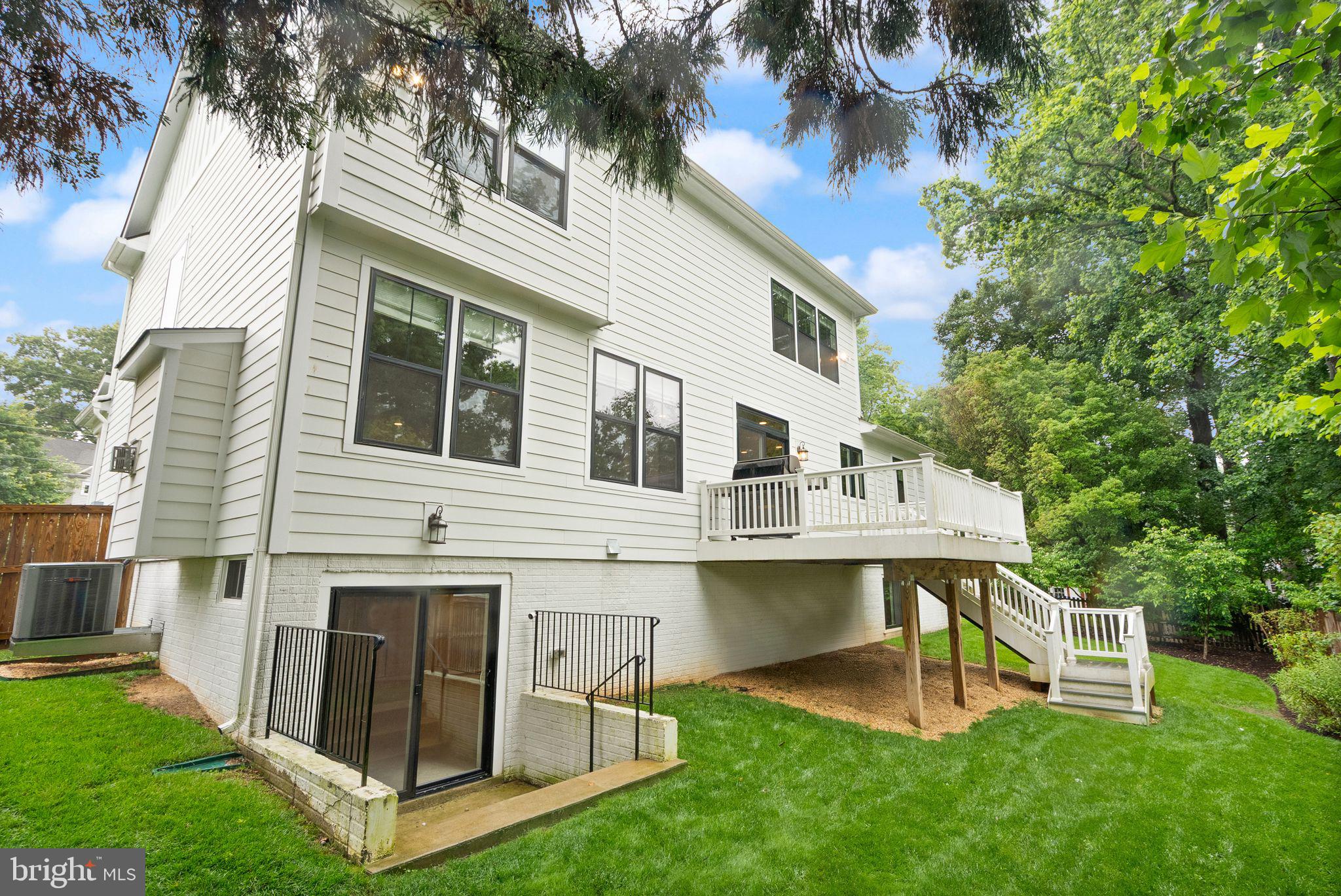 BERKSHIRE OAKWOOD - Residential