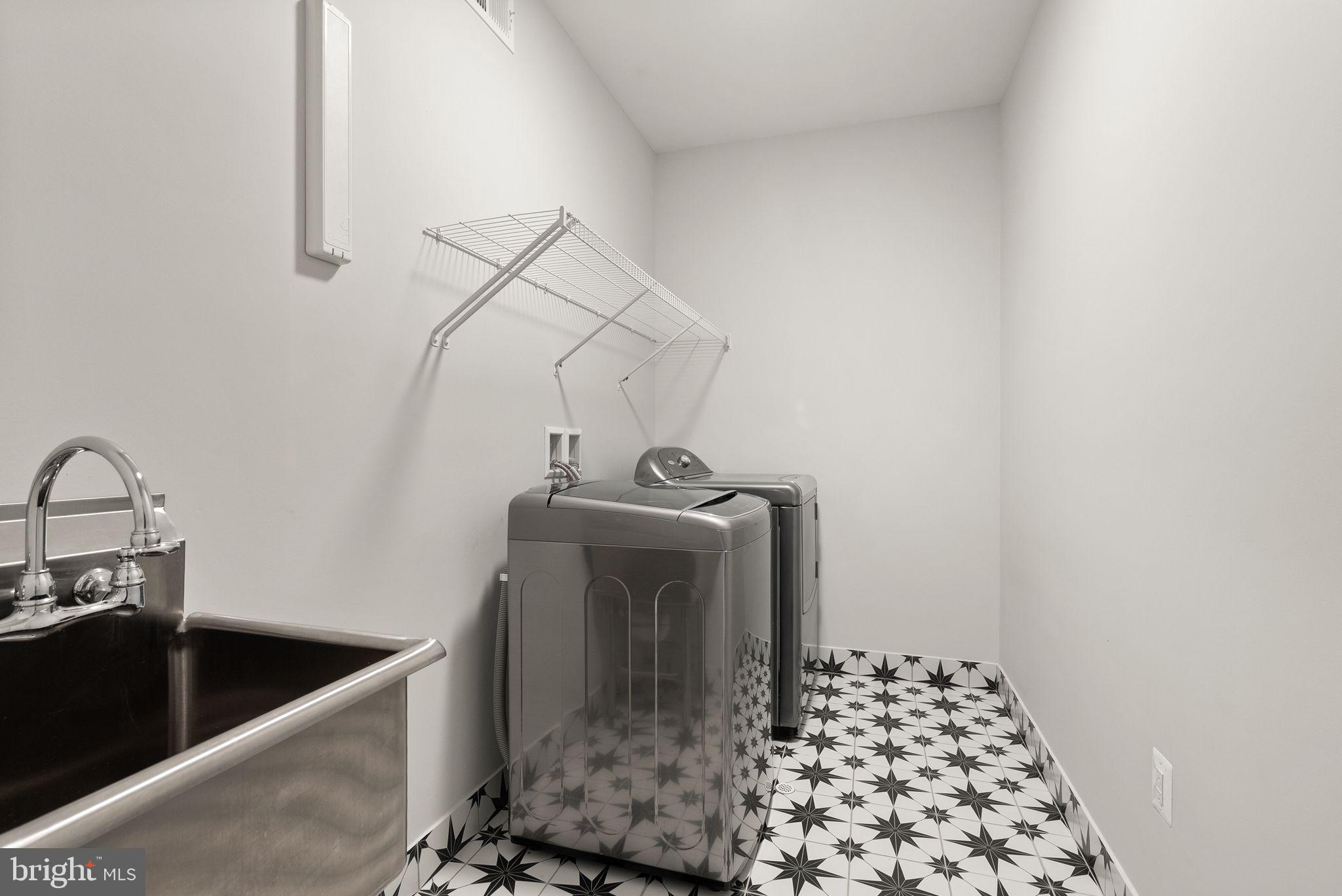 BERKSHIRE OAKWOOD - Residential