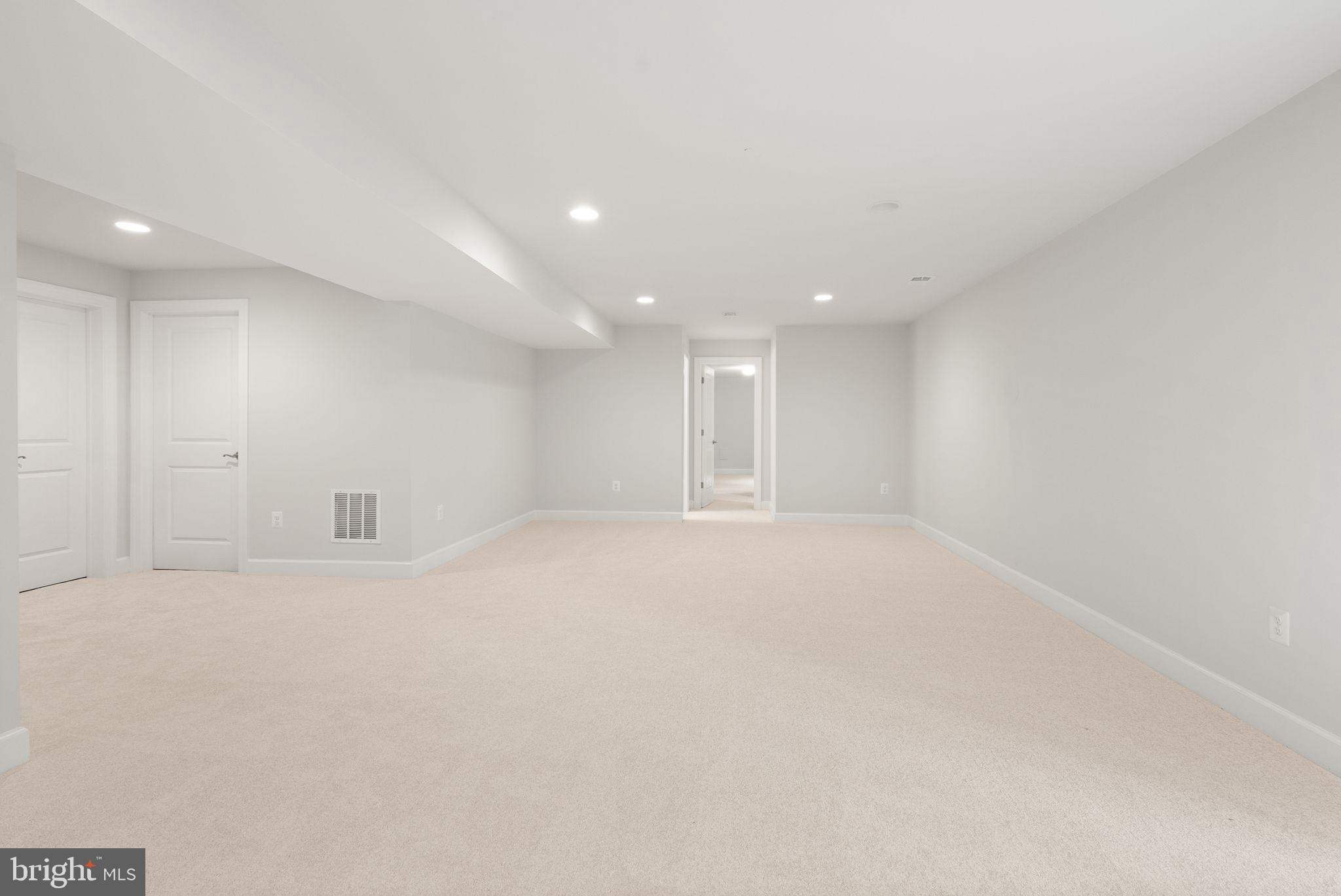 BERKSHIRE OAKWOOD - Residential