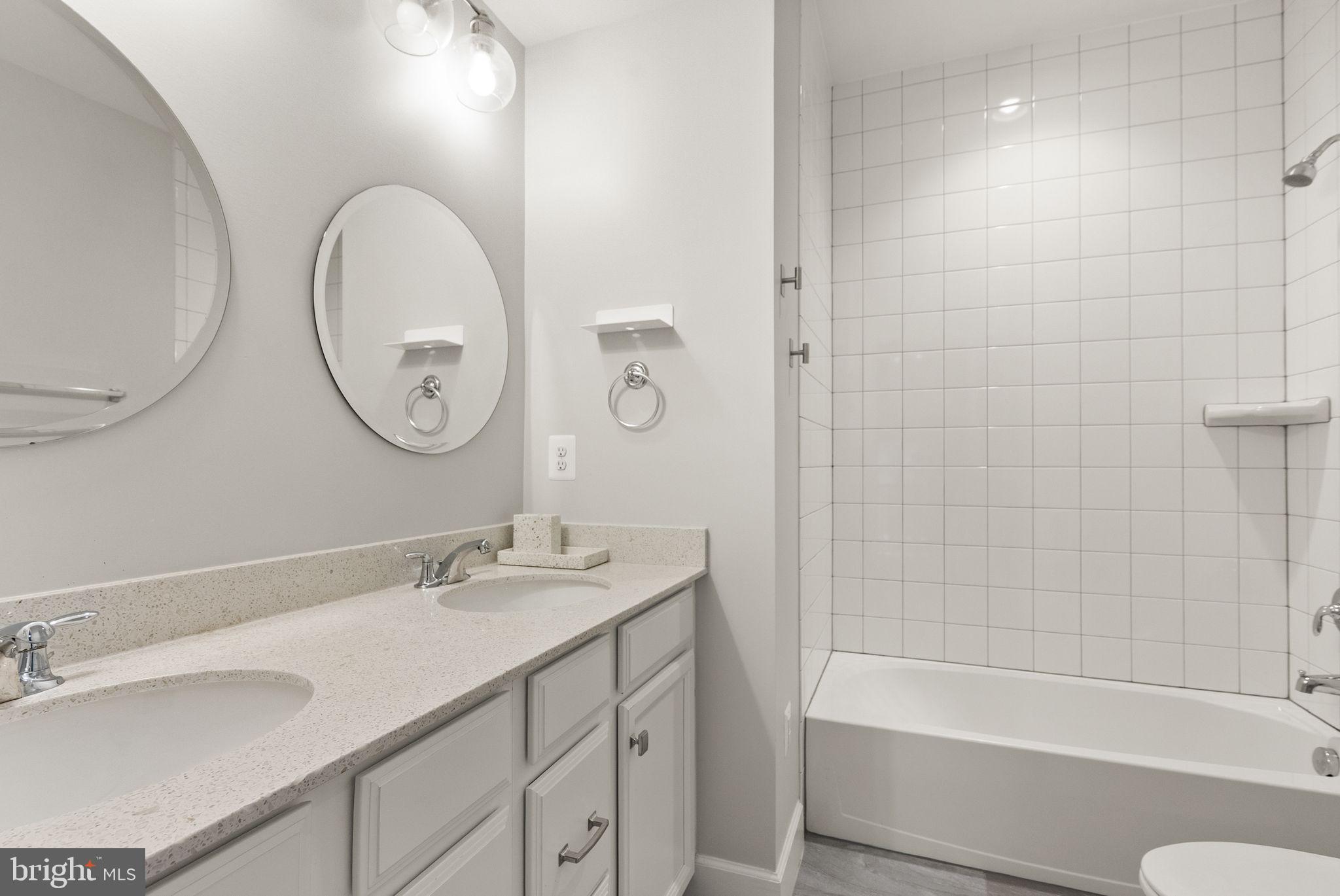 BERKSHIRE OAKWOOD - Residential