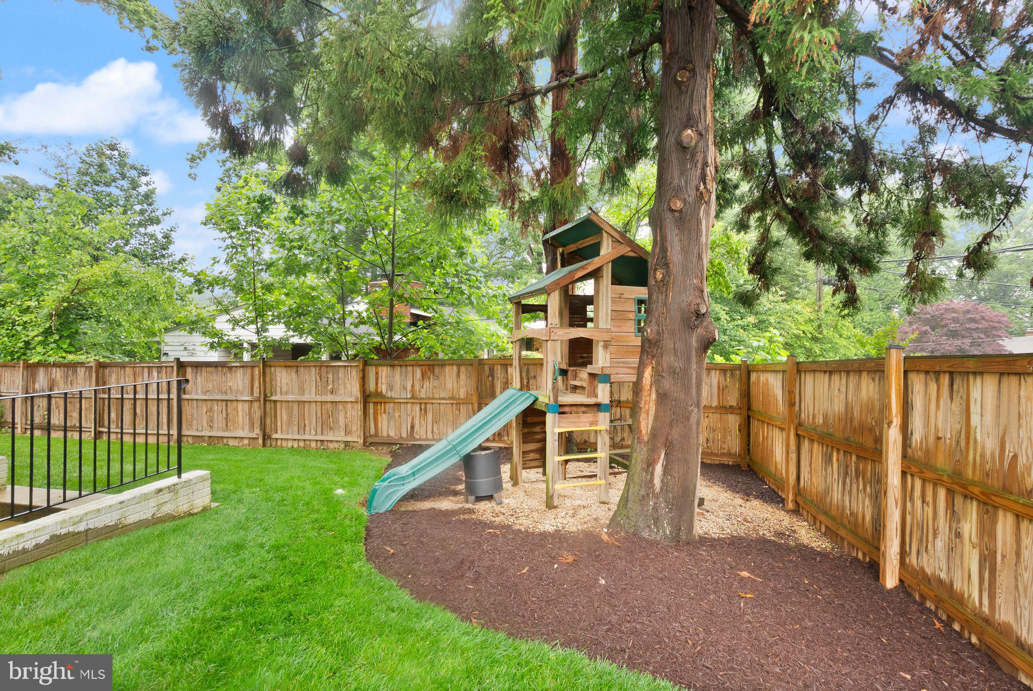 BERKSHIRE OAKWOOD - Residential