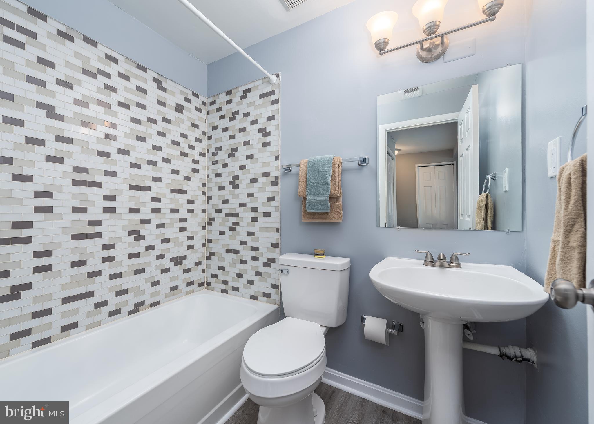 OWEN BROWN WOODS - Residential Lease