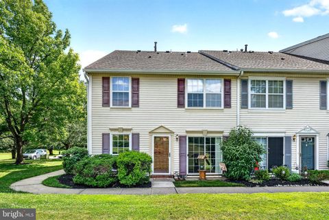 Photo of 41 Lehavre Court, HAMILTON, NJ 08619 (MLS # NJME2078952)