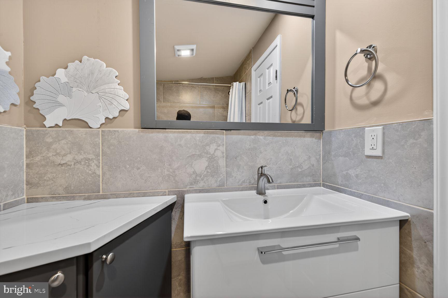 ROCKVILLE - Residential