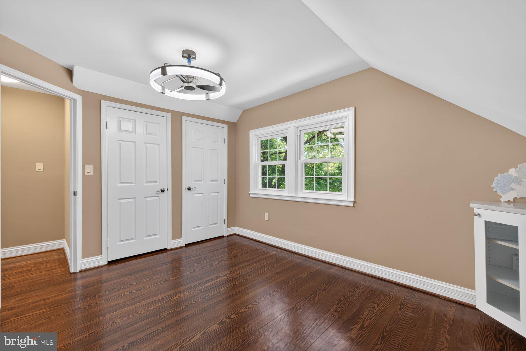 ROCKVILLE - Residential