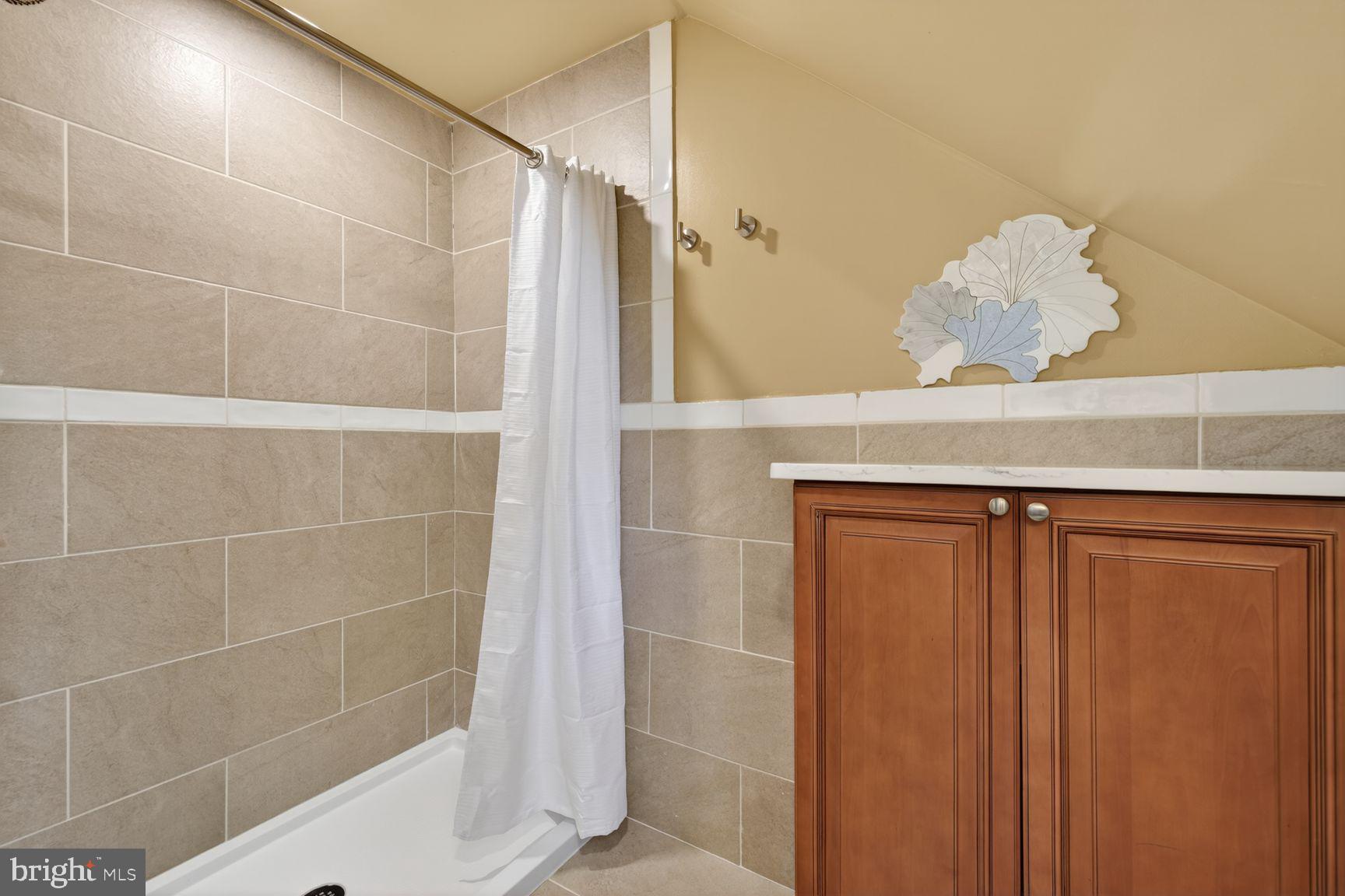 ROCKVILLE - Residential