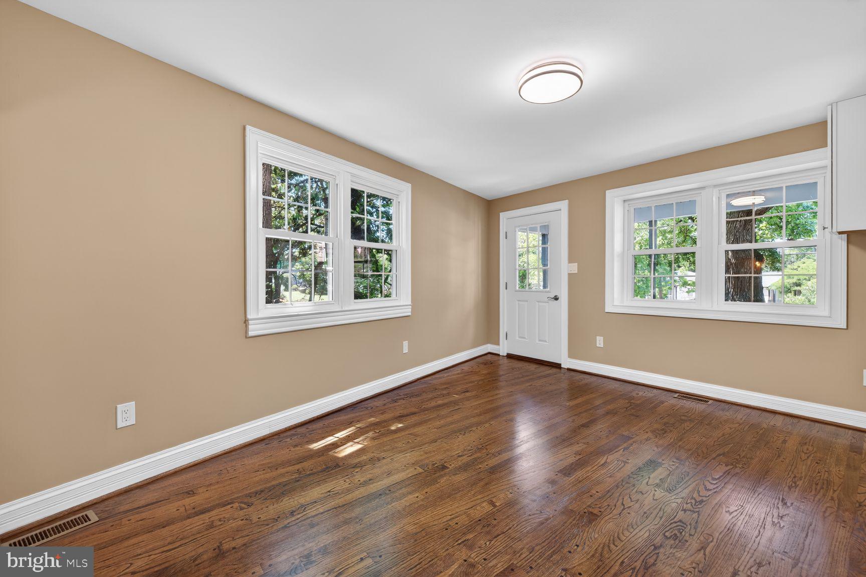 ROCKVILLE - Residential