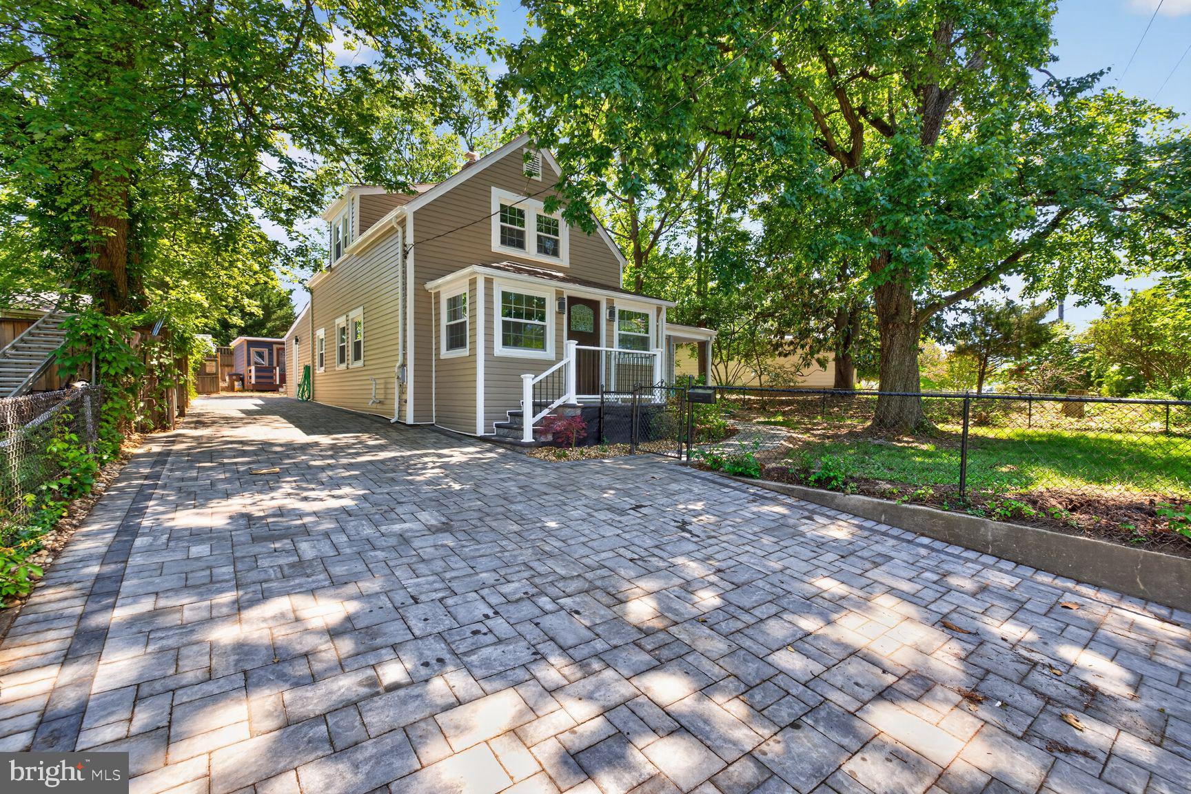 ROCKVILLE - Residential