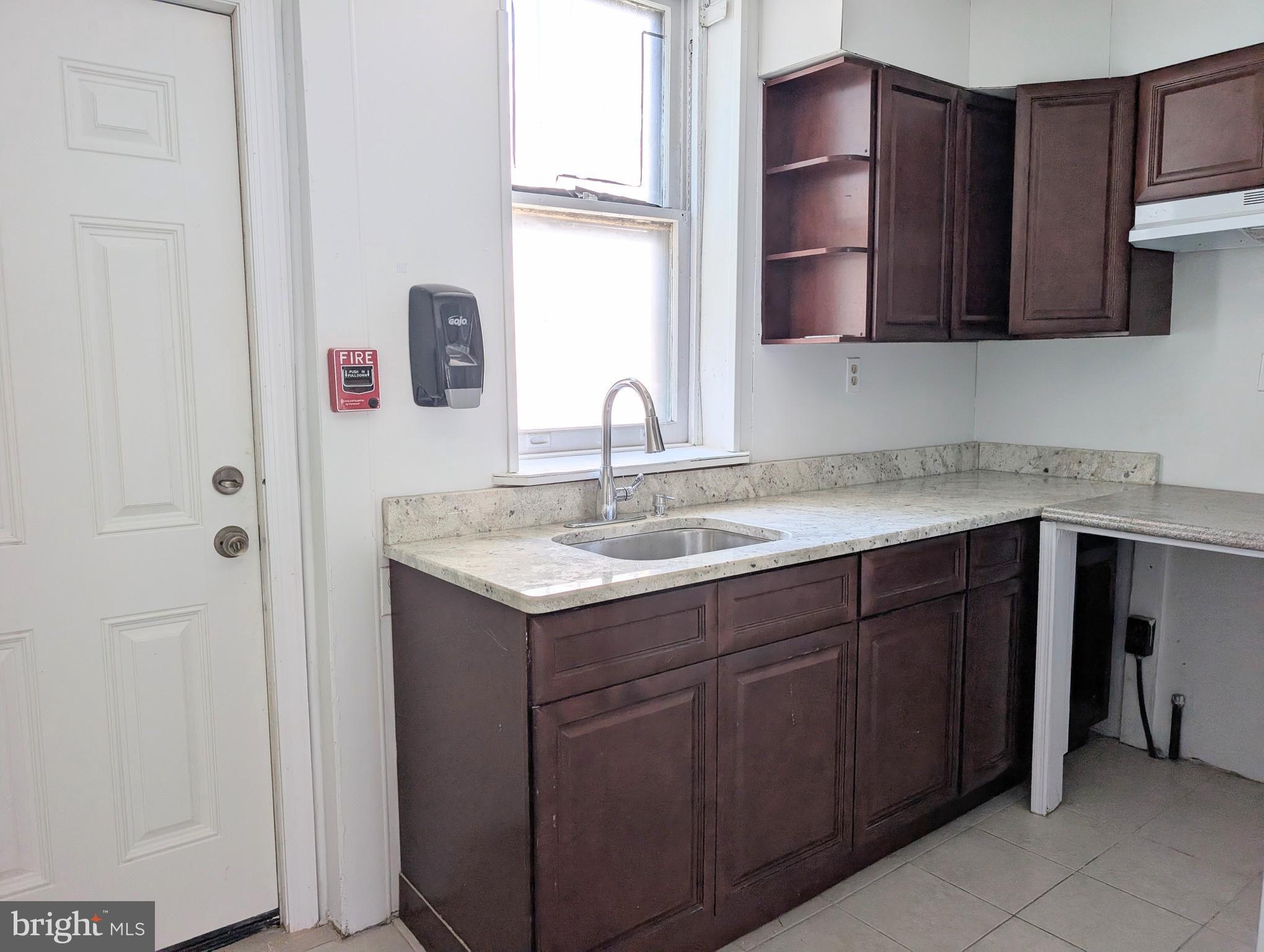 OAK LANE - Commercial Lease