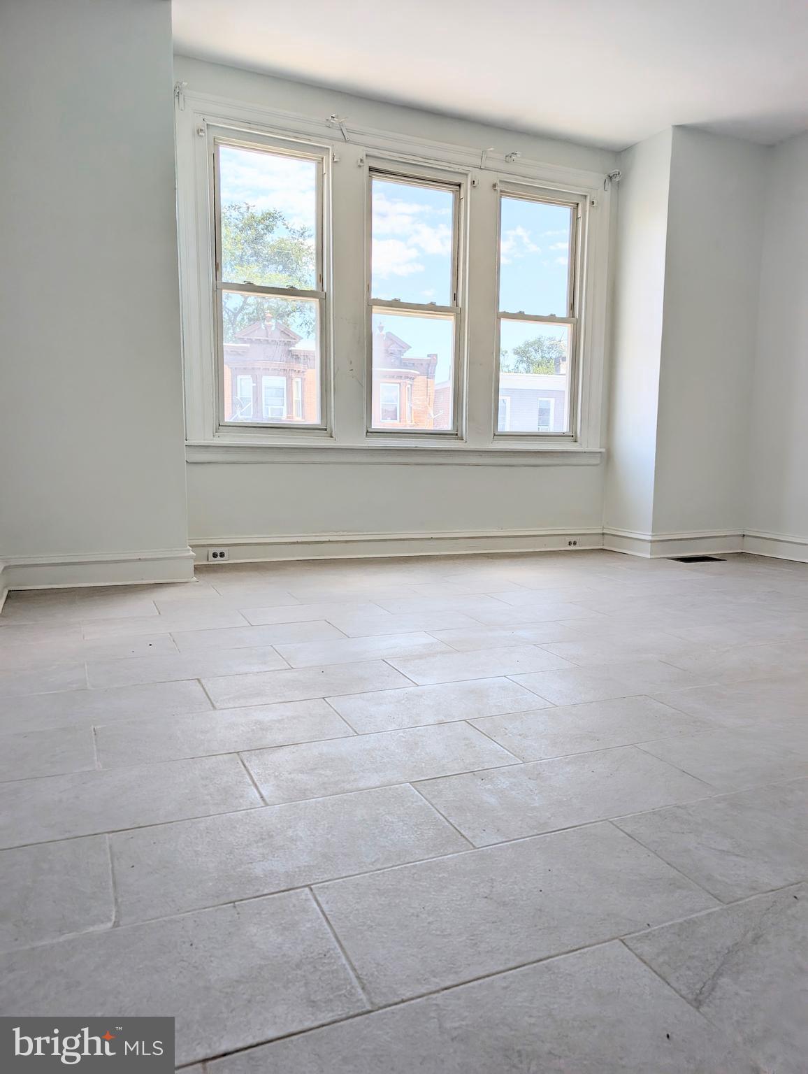 OAK LANE - Commercial Lease