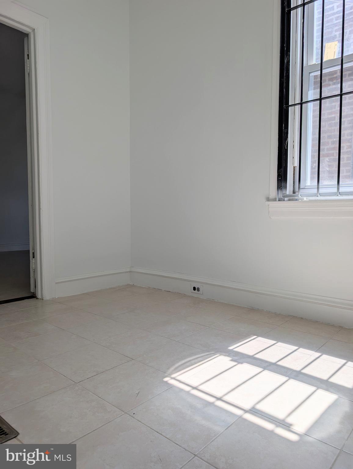 OAK LANE - Commercial Lease