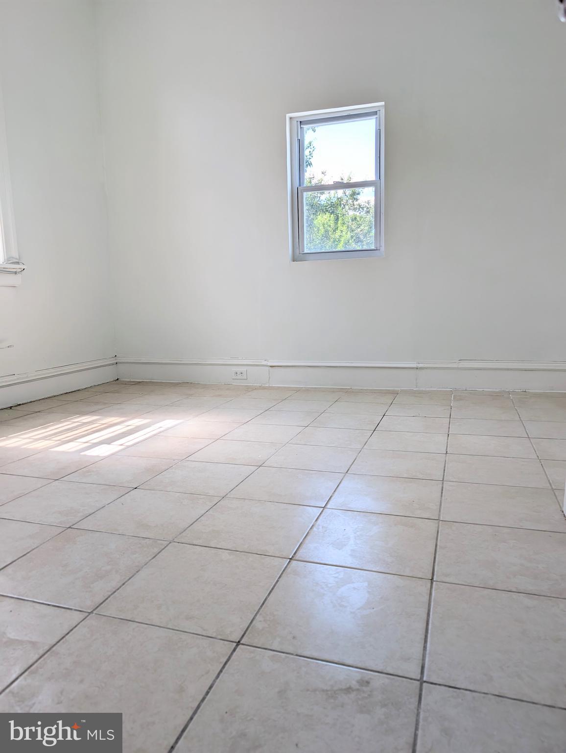 OAK LANE - Commercial Lease