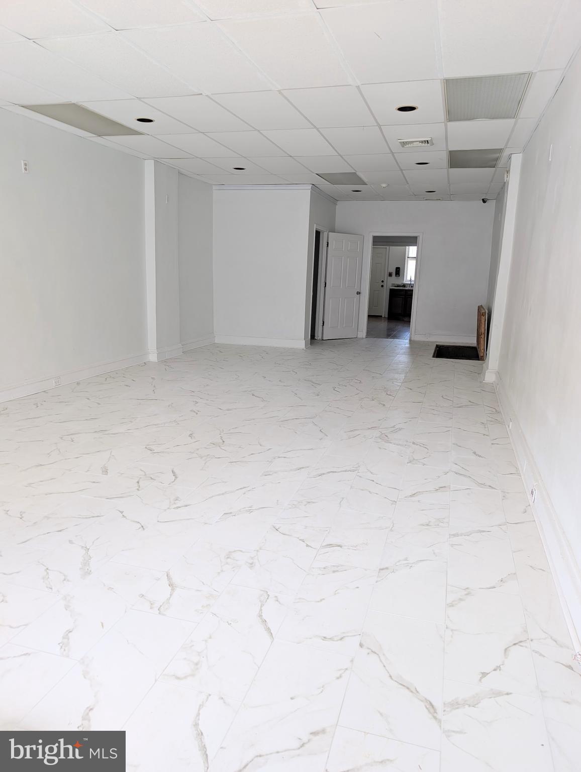 OAK LANE - Commercial Lease