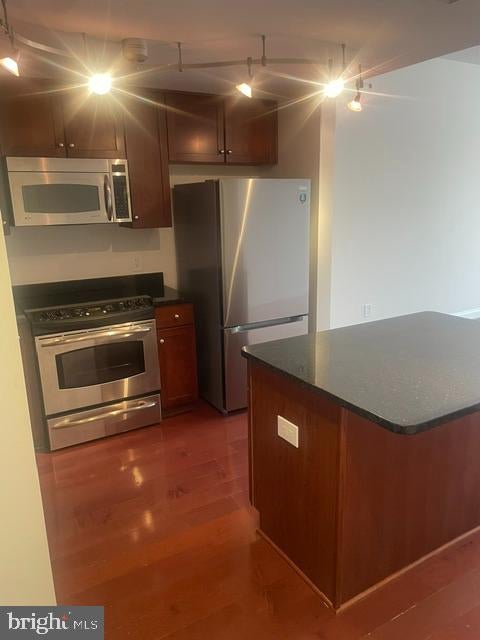 1020 HIGHLAND STREET N 1105