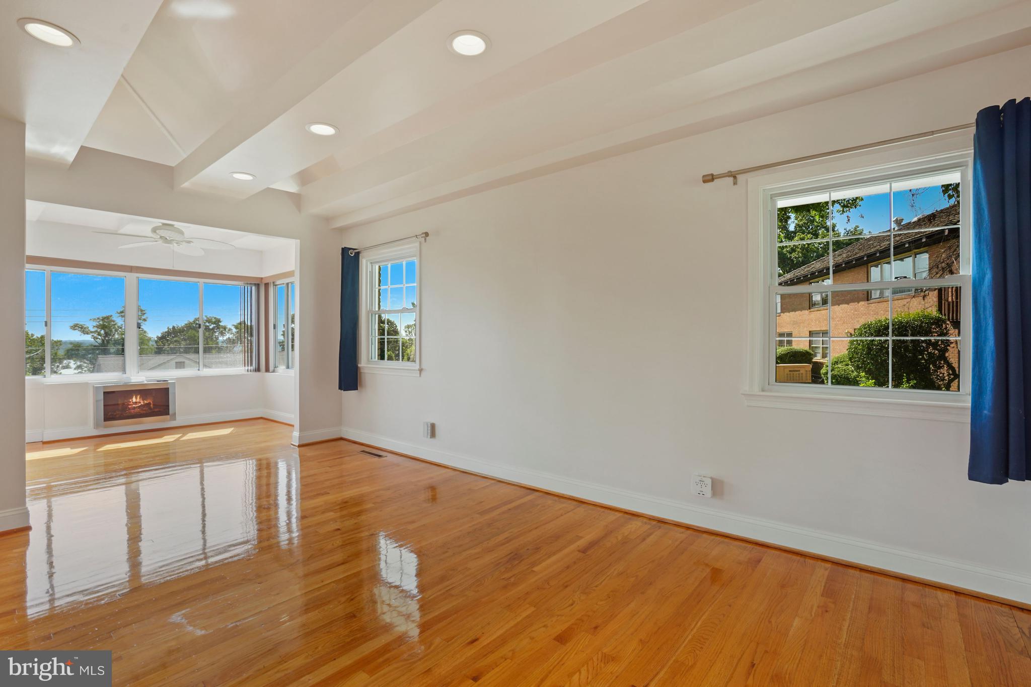 VILLAMAY - Residential Lease