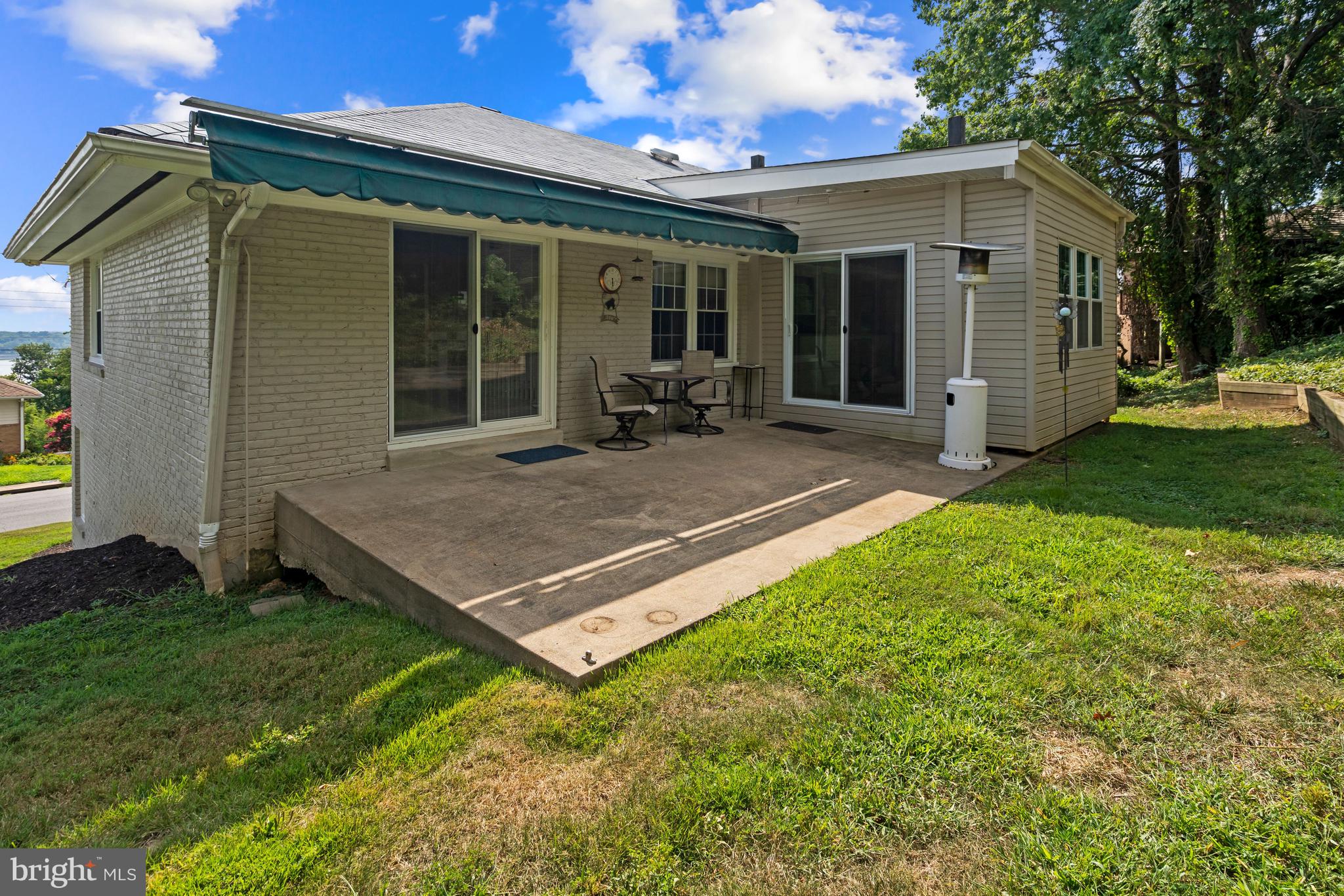 VILLAMAY - Residential Lease