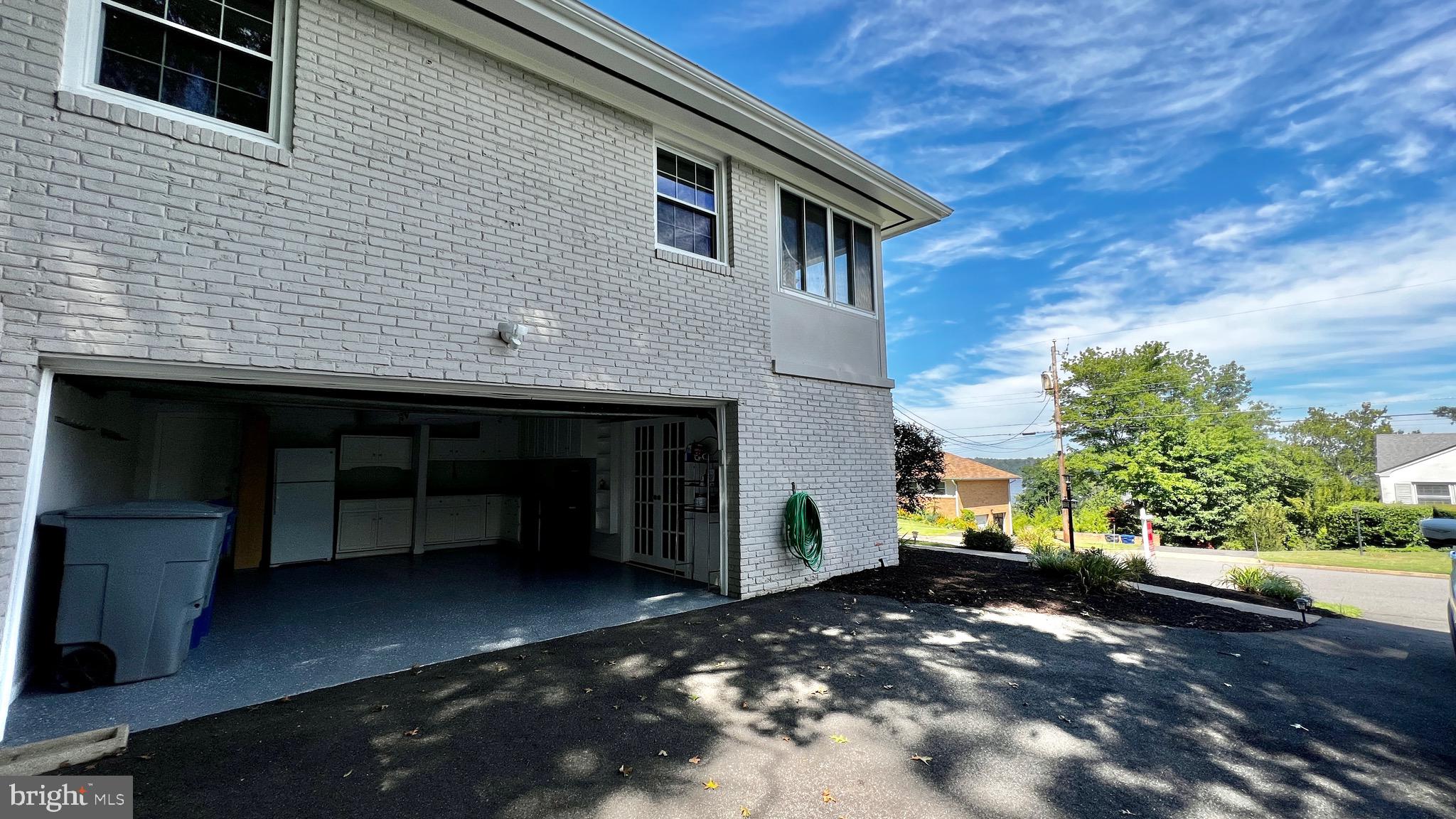 VILLAMAY - Residential Lease