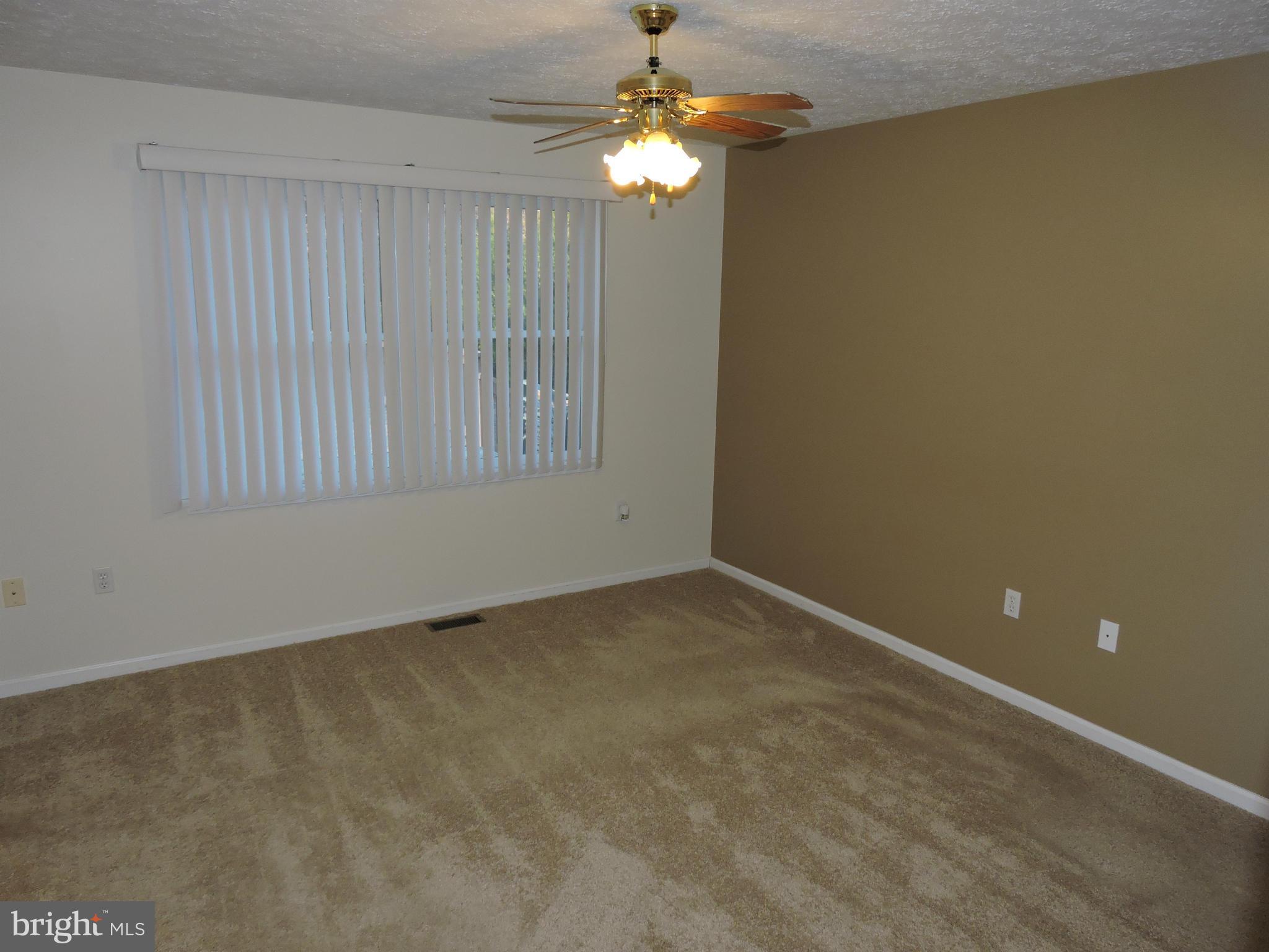 WOODVILLE ESTATES SUB - Residential Lease