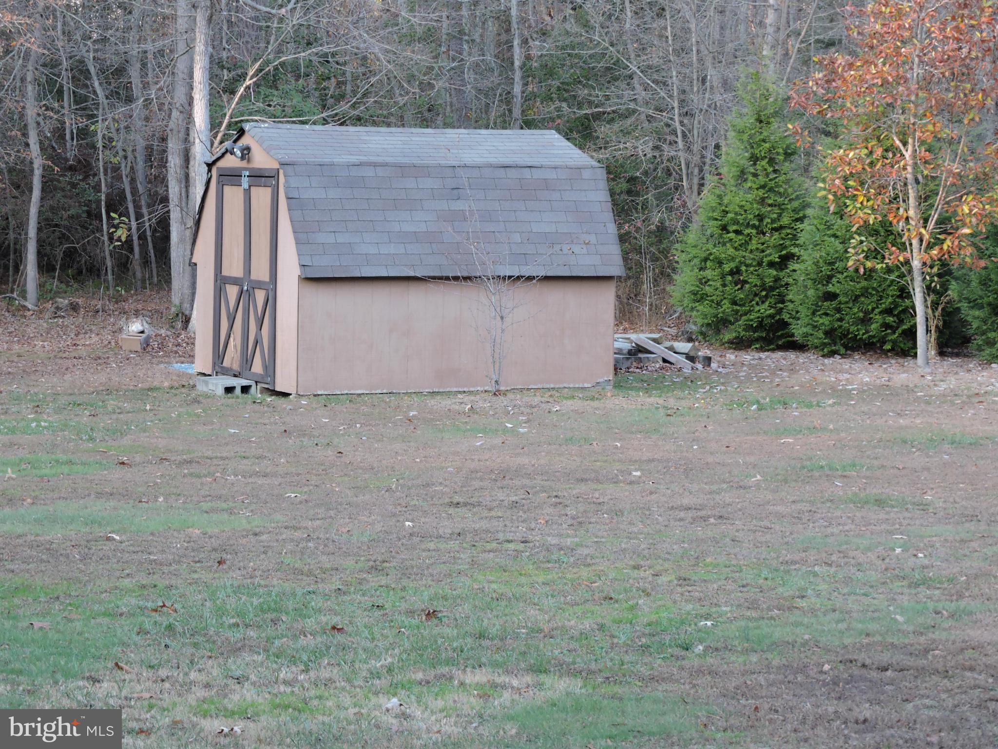 WOODVILLE ESTATES SUB - Residential Lease