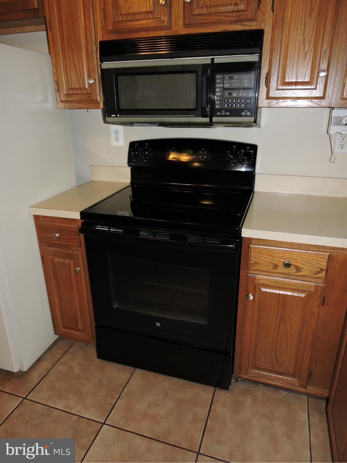 WOODVILLE ESTATES SUB - Residential Lease