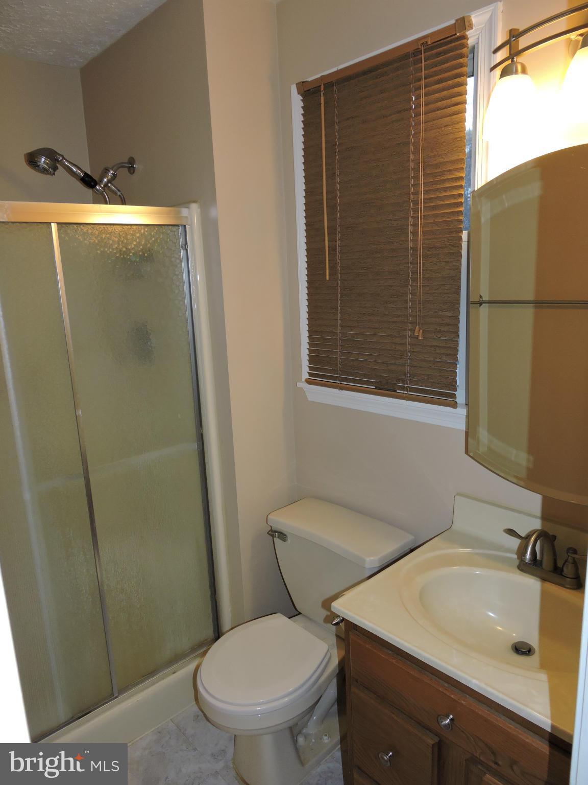 WOODVILLE ESTATES SUB - Residential Lease