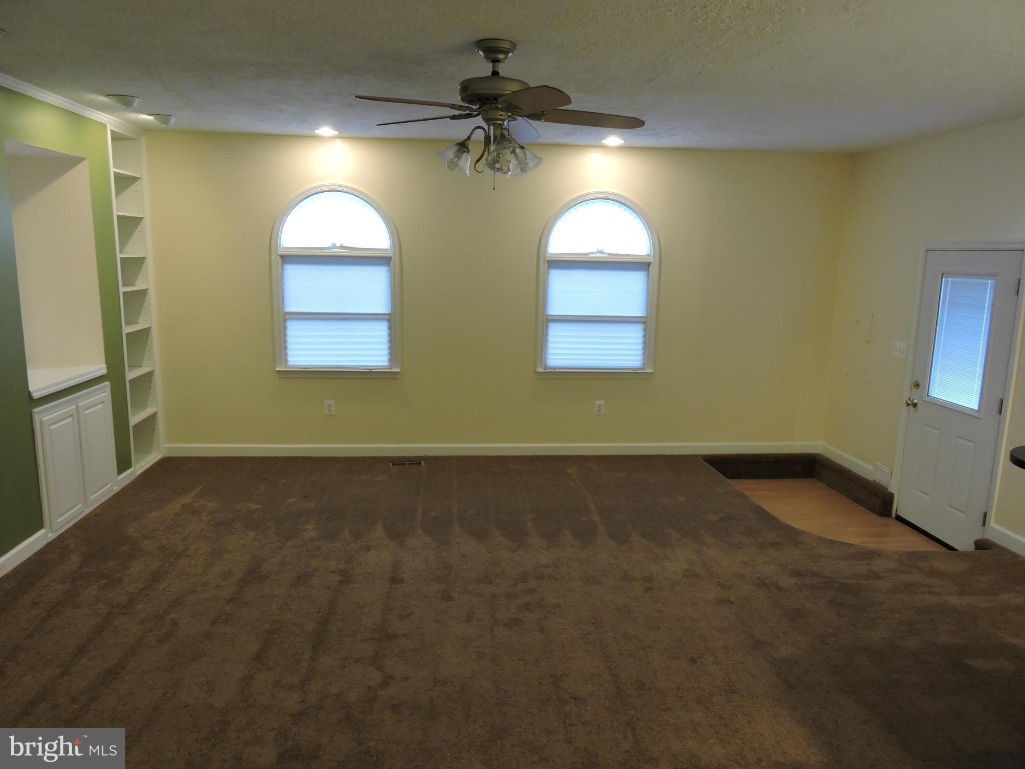 WOODVILLE ESTATES SUB - Residential Lease